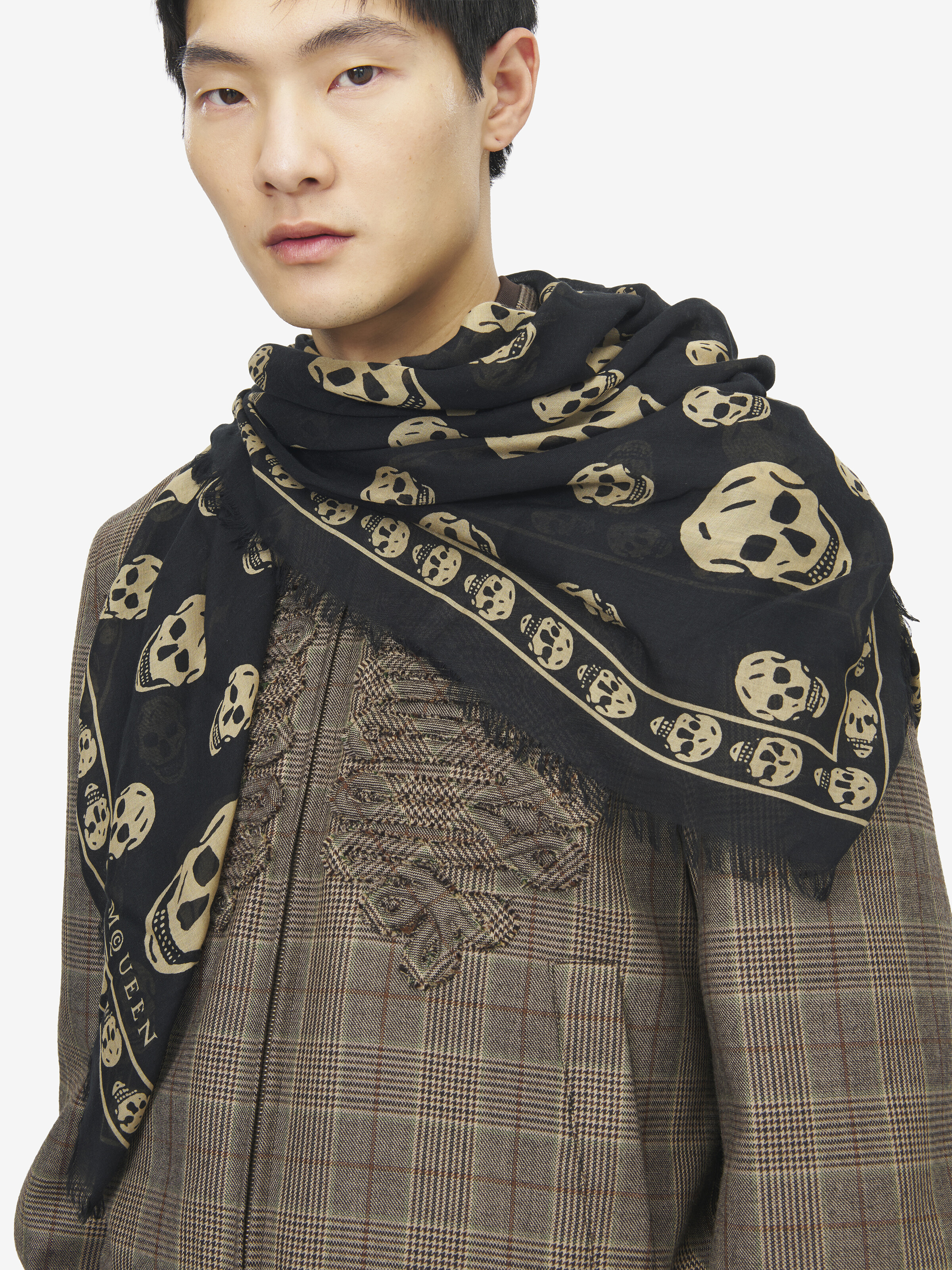 经典Skull围巾 in 面料: 85% 莫代尔纤维, 15% 桑蚕丝 | Alexander McQueen - image 2