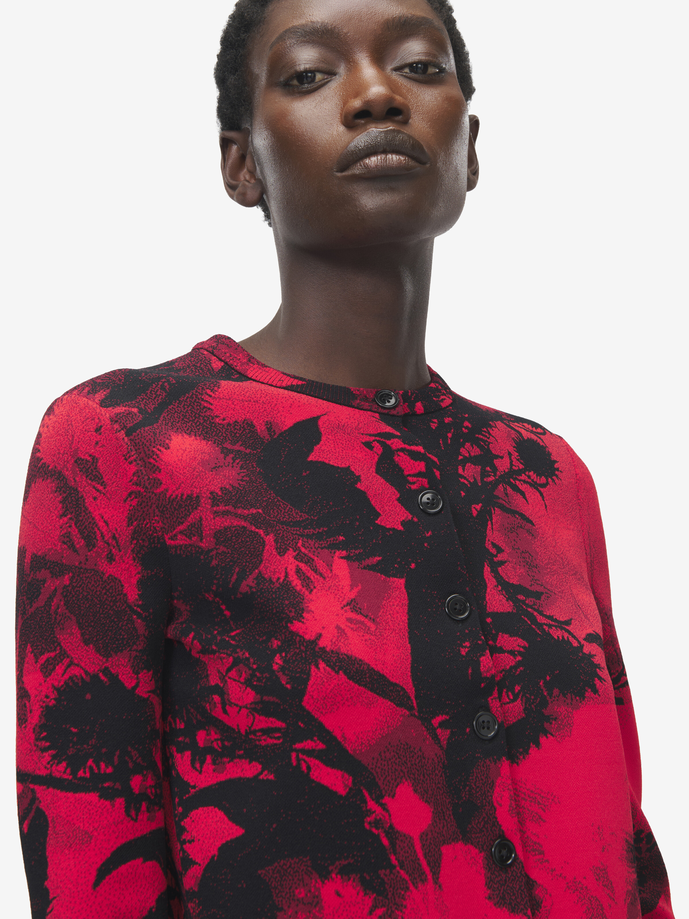 Women's Floral Jacquard Cardigan in Red/Black in 83% Viscose, 17% Polyester | Alexander McQueen - image 4