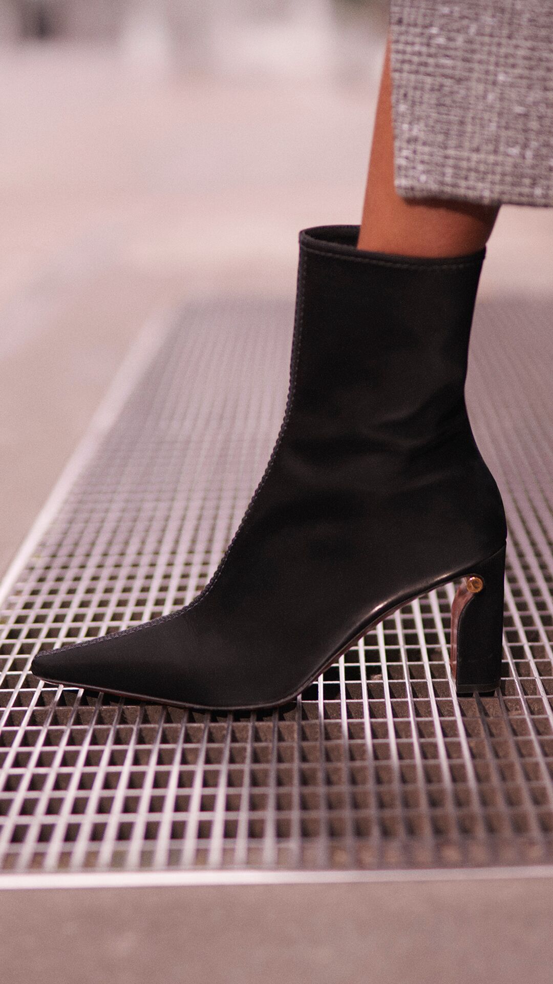 McQueen heeled boot in black