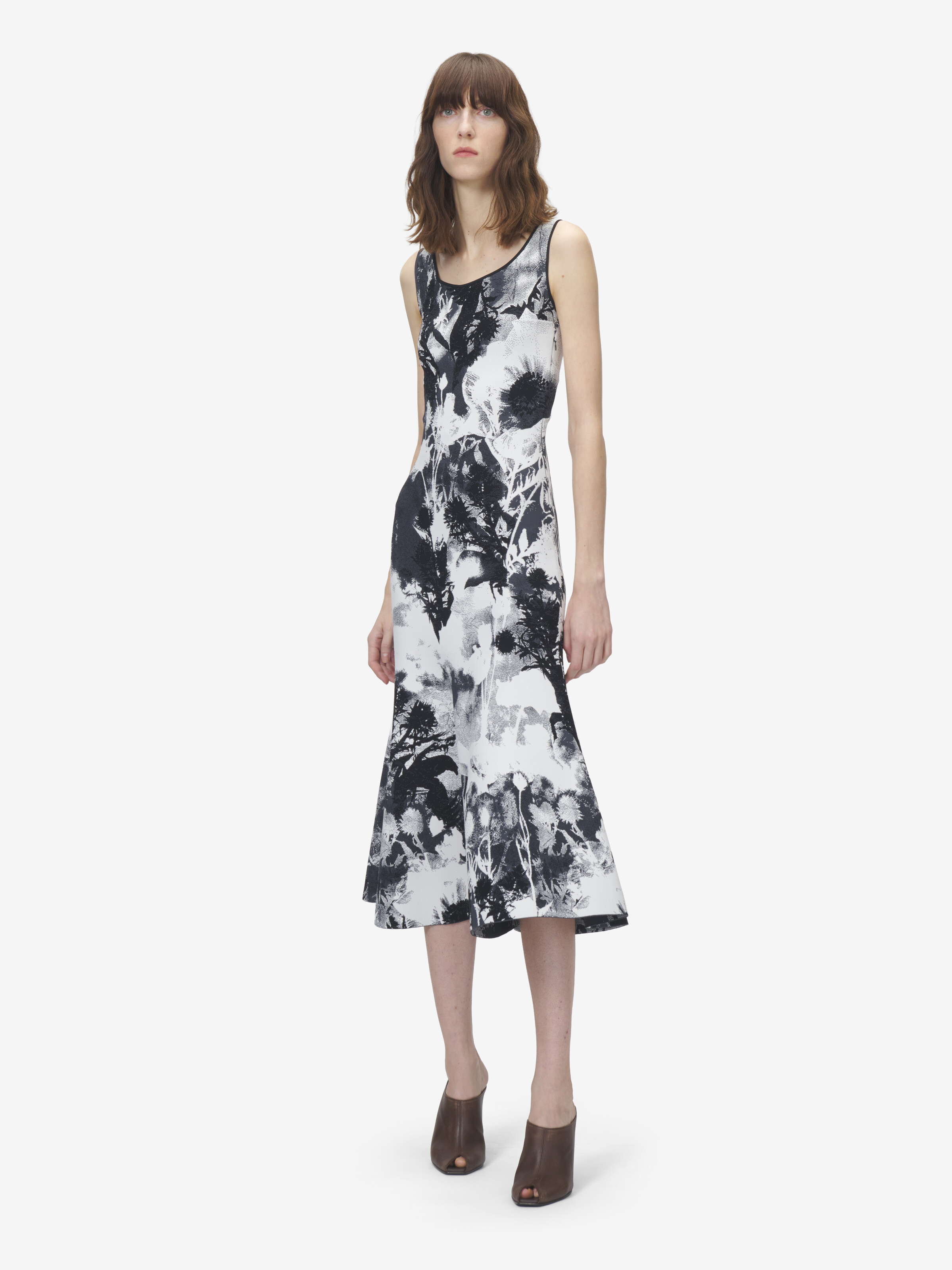 Robe midi en jacquard fleuri pour Femme en Blanc Ivoire/Noir in 76% Viscose, 16% Polyester, 6% Polyamide, 2% Elastan | Alexander McQueen - image 2