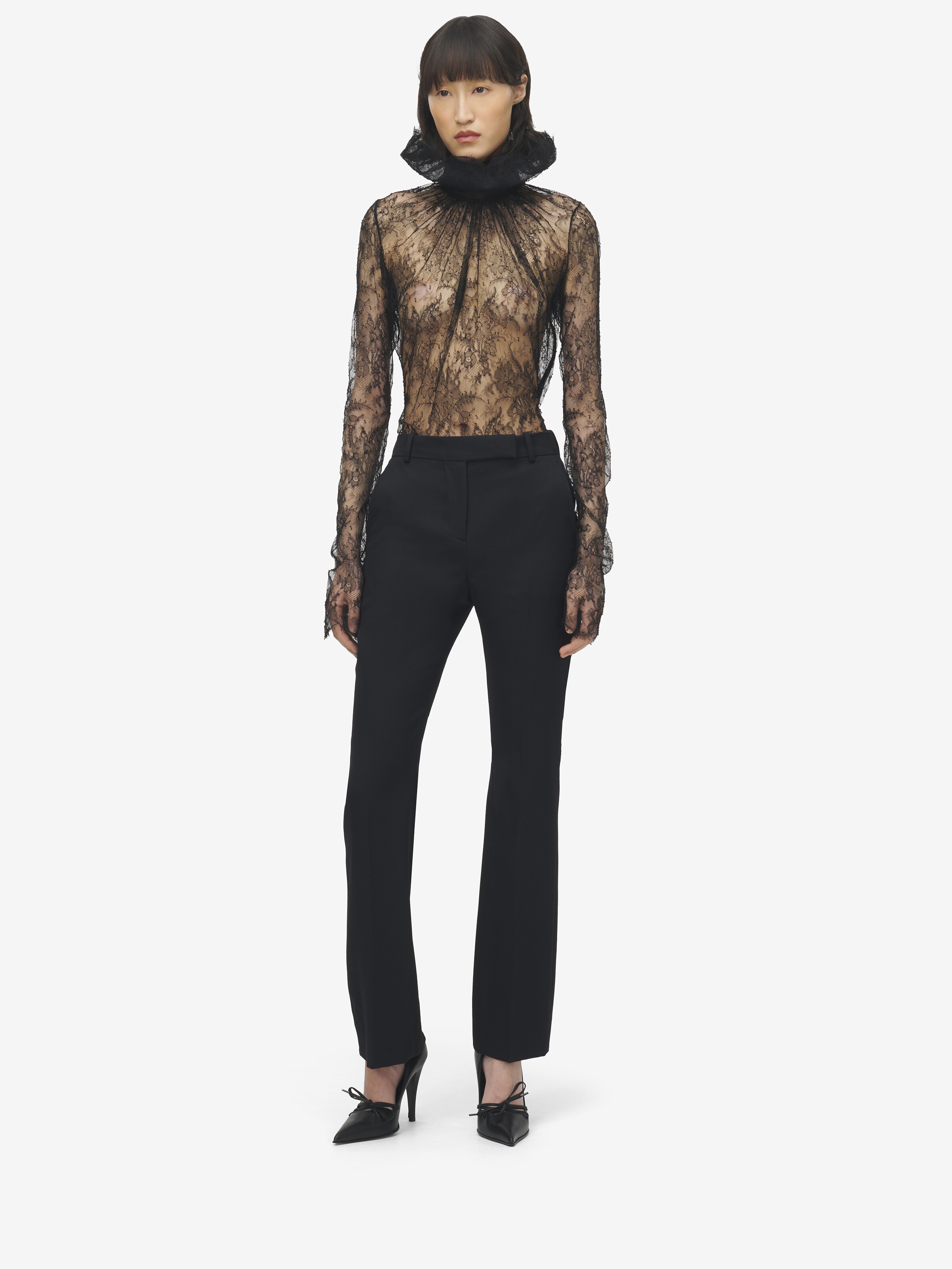 Women's Floral Lace Top in Black in 61% Polyamide, 39% Viscose | Alexander McQueen - image 2