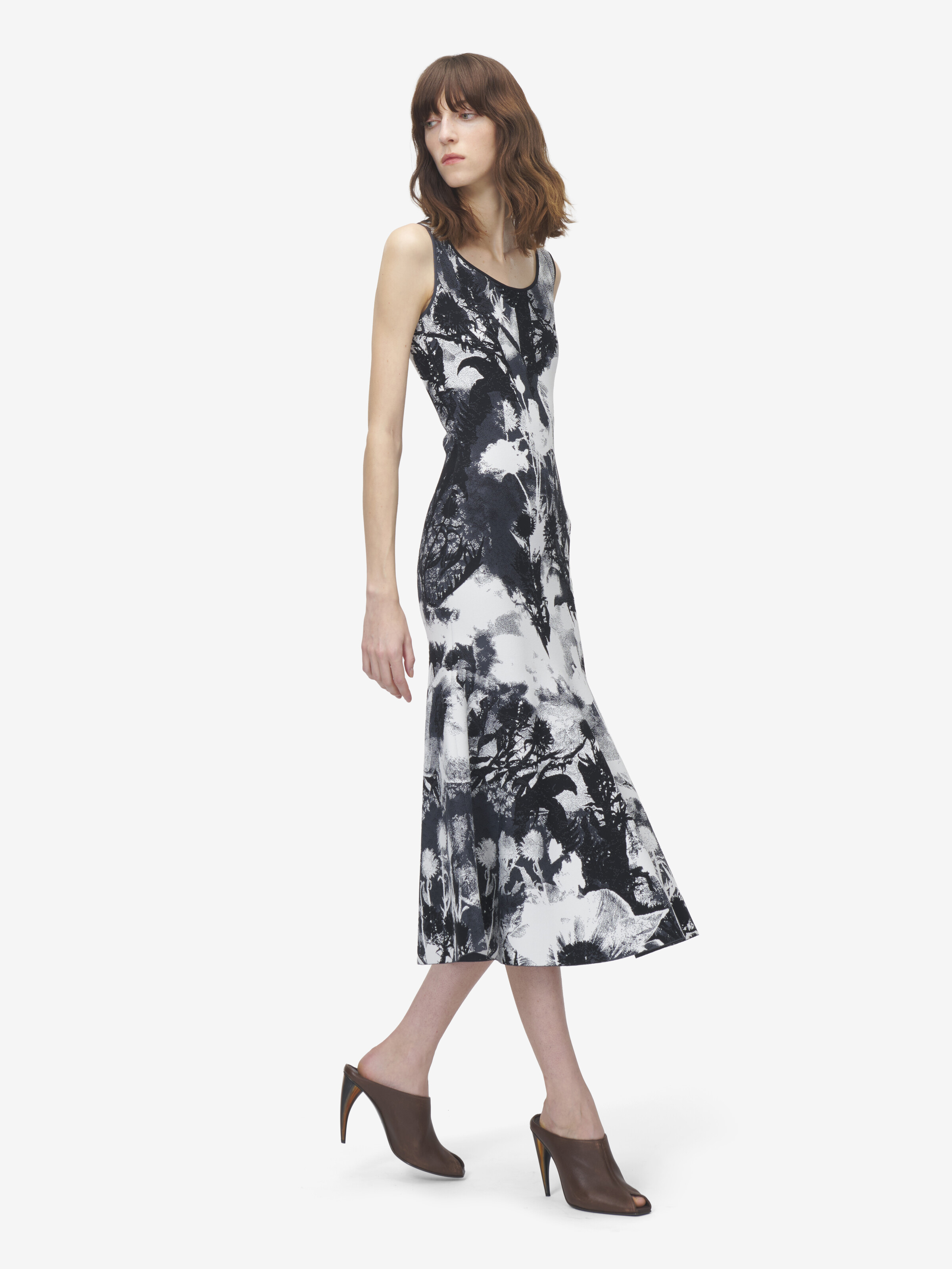 Robe midi en jacquard fleuri pour Femme en Blanc Ivoire/Noir in 76% Viscose, 16% Polyester, 6% Polyamide, 2% Elastan | Alexander McQueen - image 3
