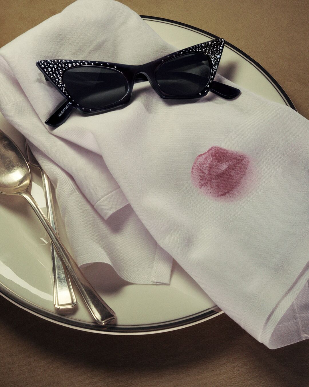 McQueen sunglasses in black