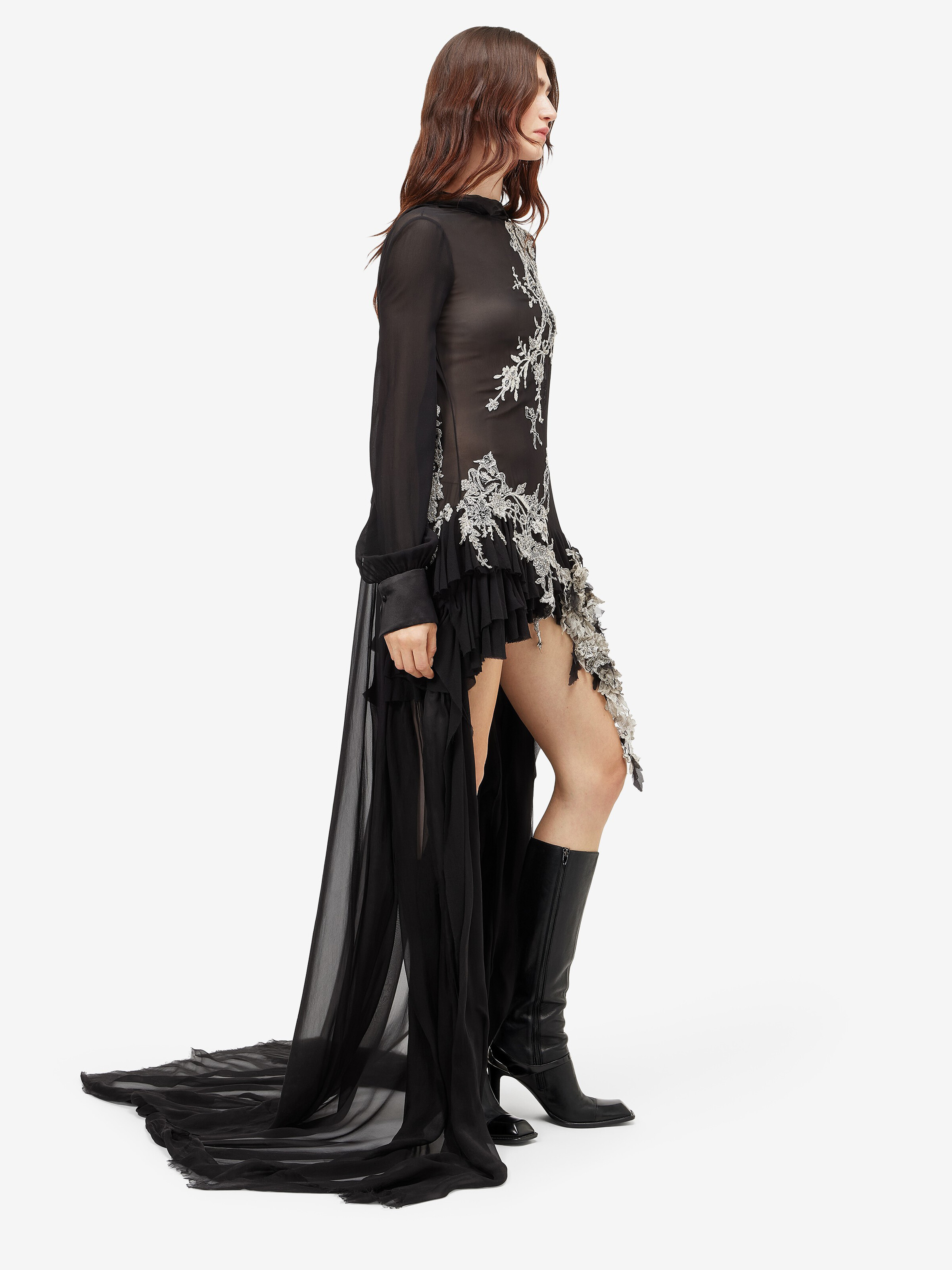 Women's Floral Lace Embroidery Evening Dress in Black in 100% silk -  fabric 2: 100% silk -  lining: 100% silk -  non textile embroidery : metal -  glass | Alexander McQueen - image 3