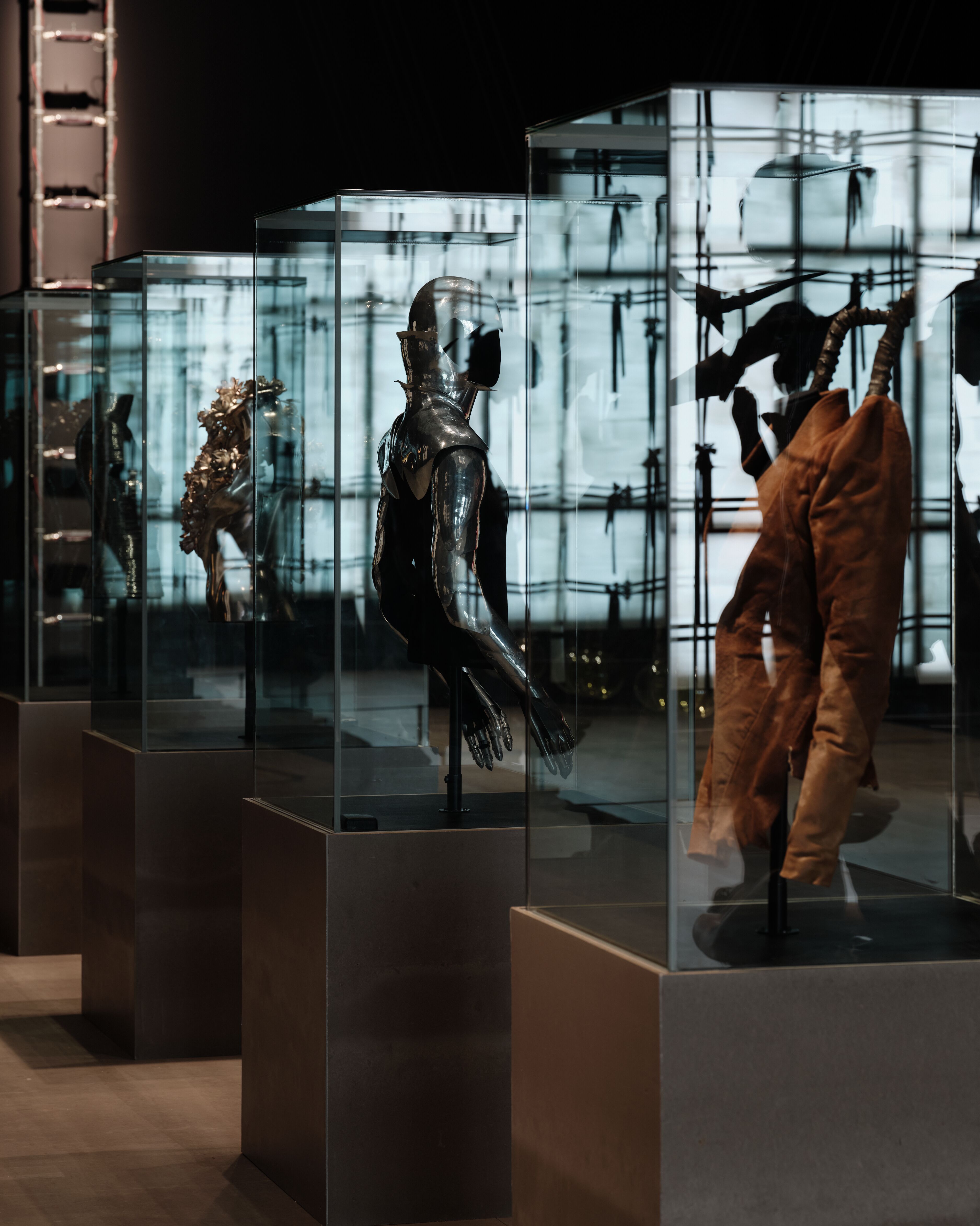 Tate Britain Exhibition - 90's art and Fashion