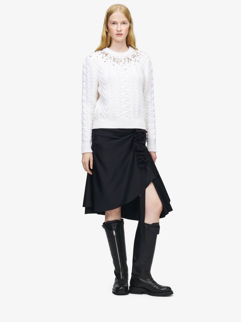 Pullover aus Zopfmusterstrick mit Kristall-Stickerei