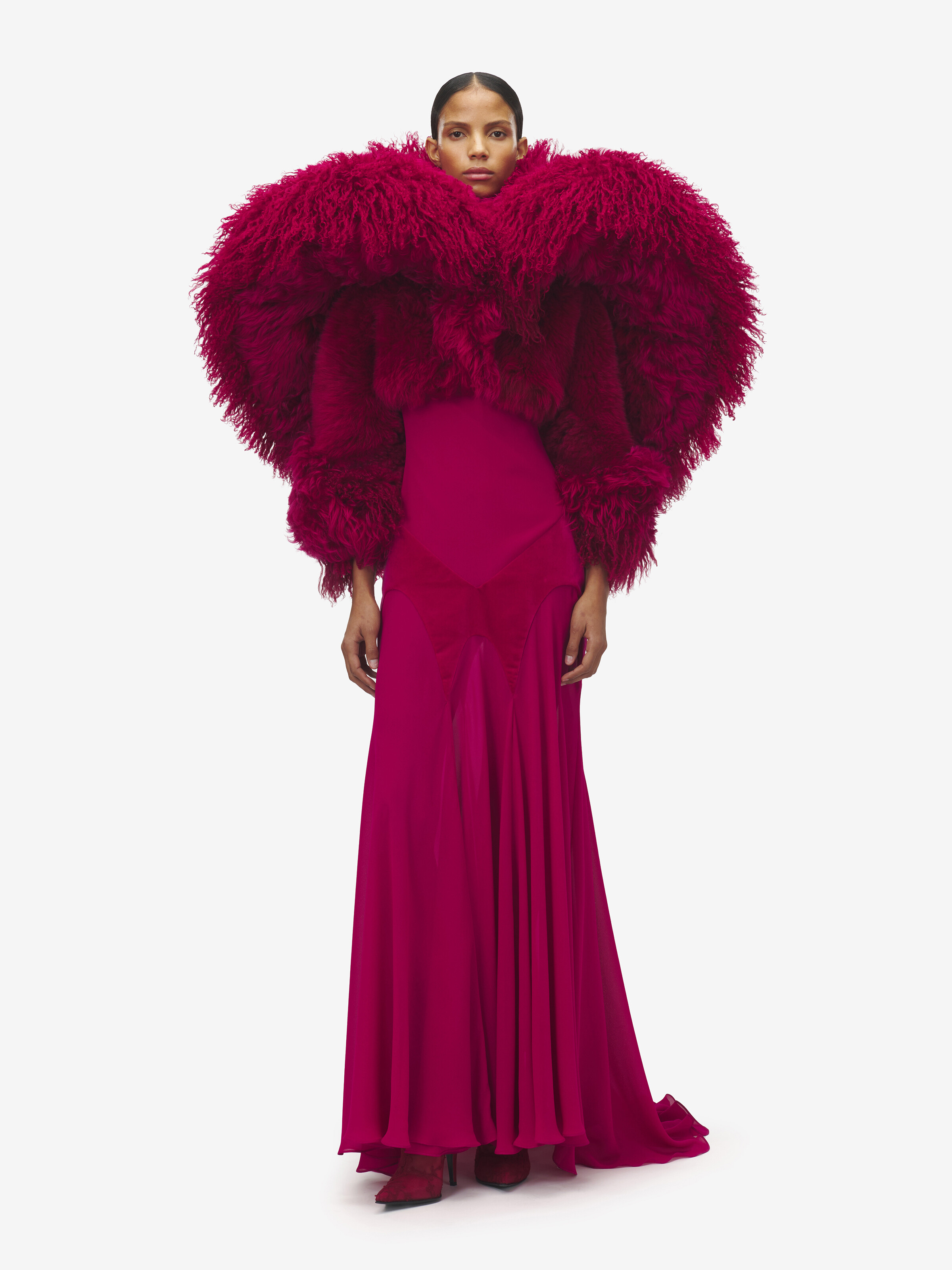 Women's Sculpted Shearling Bolero in Fuchsia in 100% Lamb Fur | Alexander McQueen - image 2