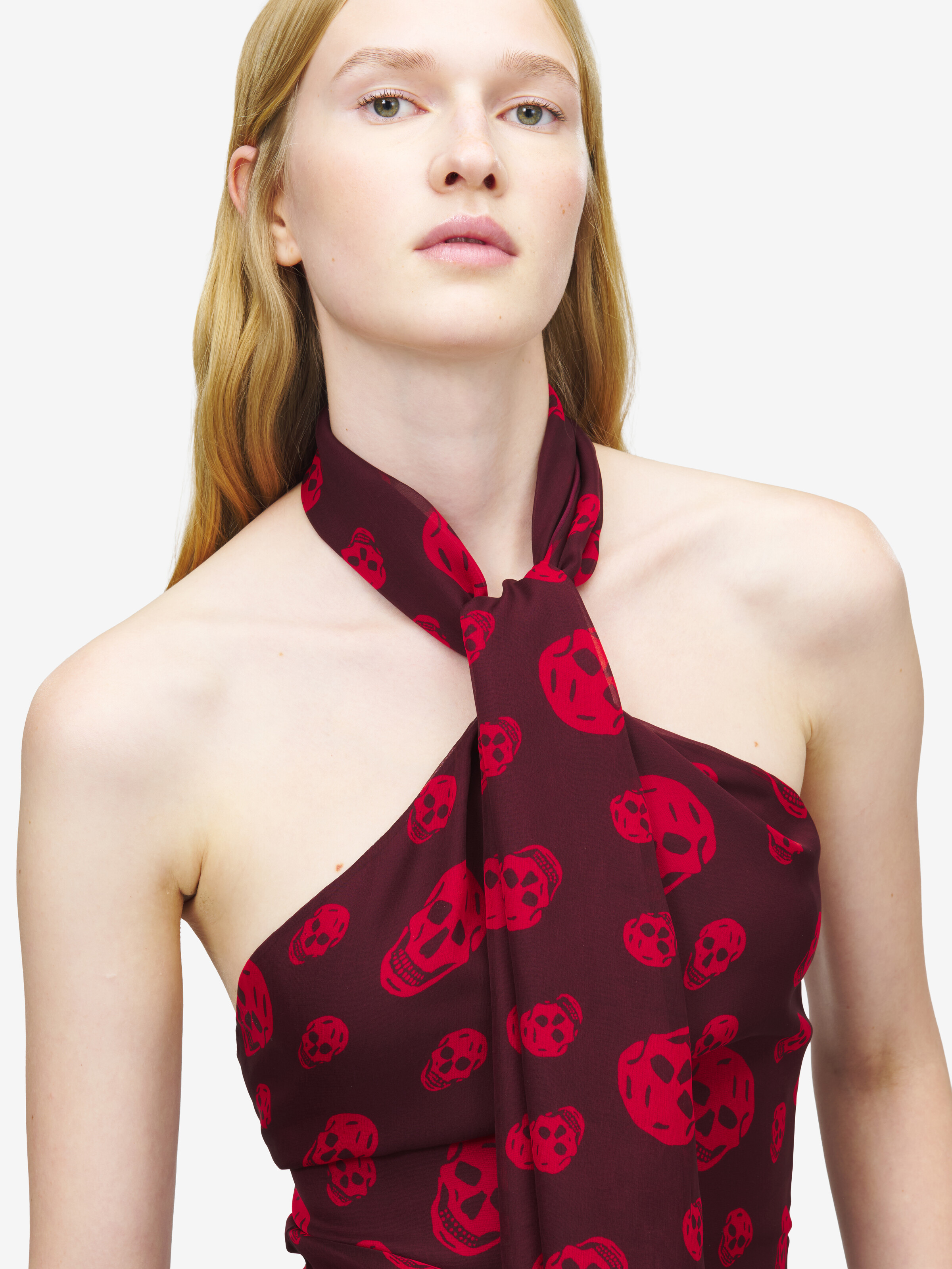 Women's Skull Print Halterneck Top in Deep Red in 100% Silk | Alexander McQueen - image 5