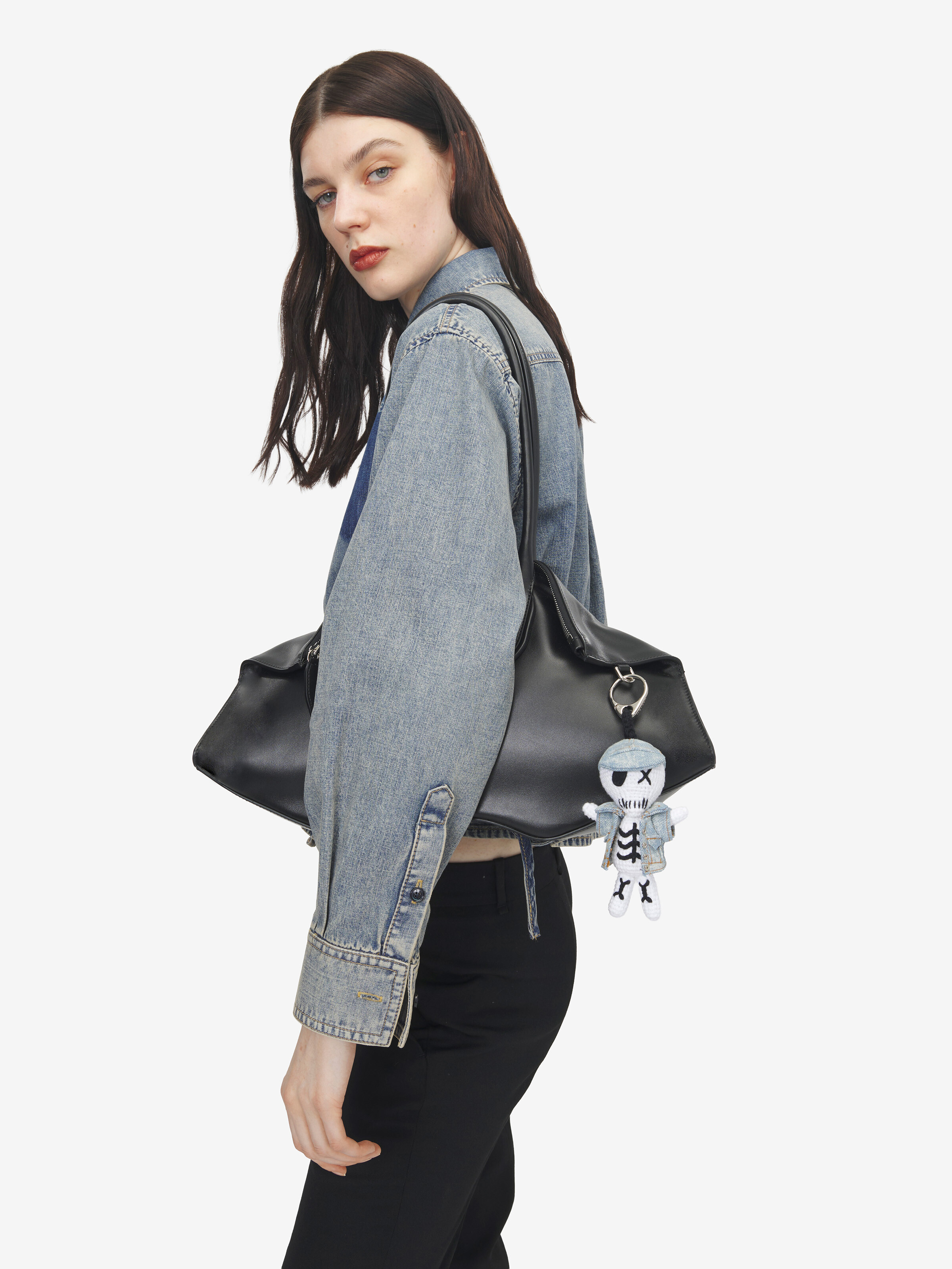 The Doll Denim牛仔娃娃挂饰 in 70% 棉，15% 腈纶，15% 涤纶 | Alexander McQueen - image 2