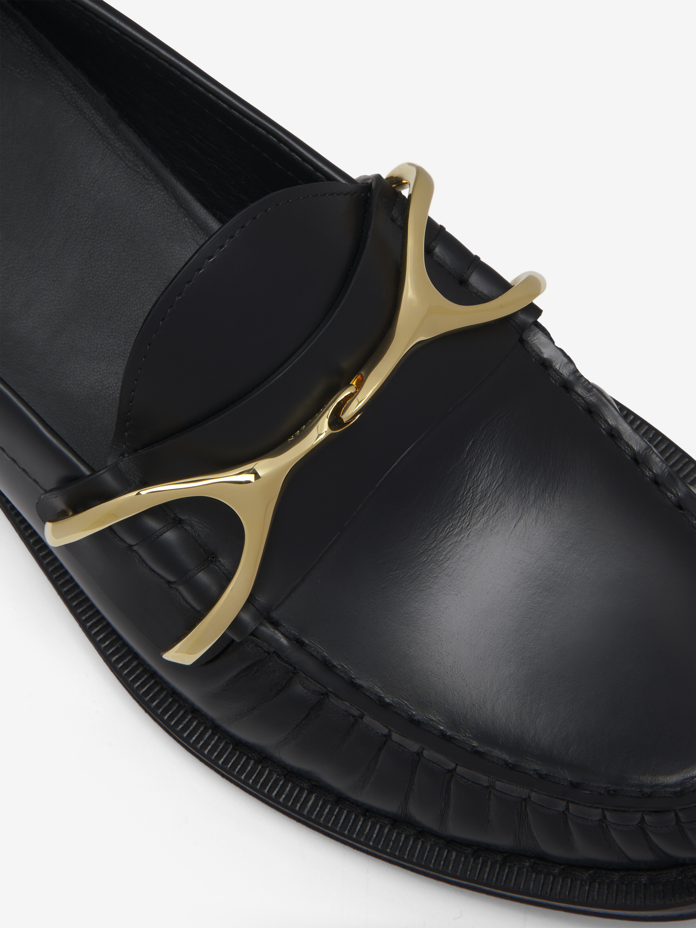 Wishbone乐福鞋 in 牛皮革 | Alexander McQueen - image 5