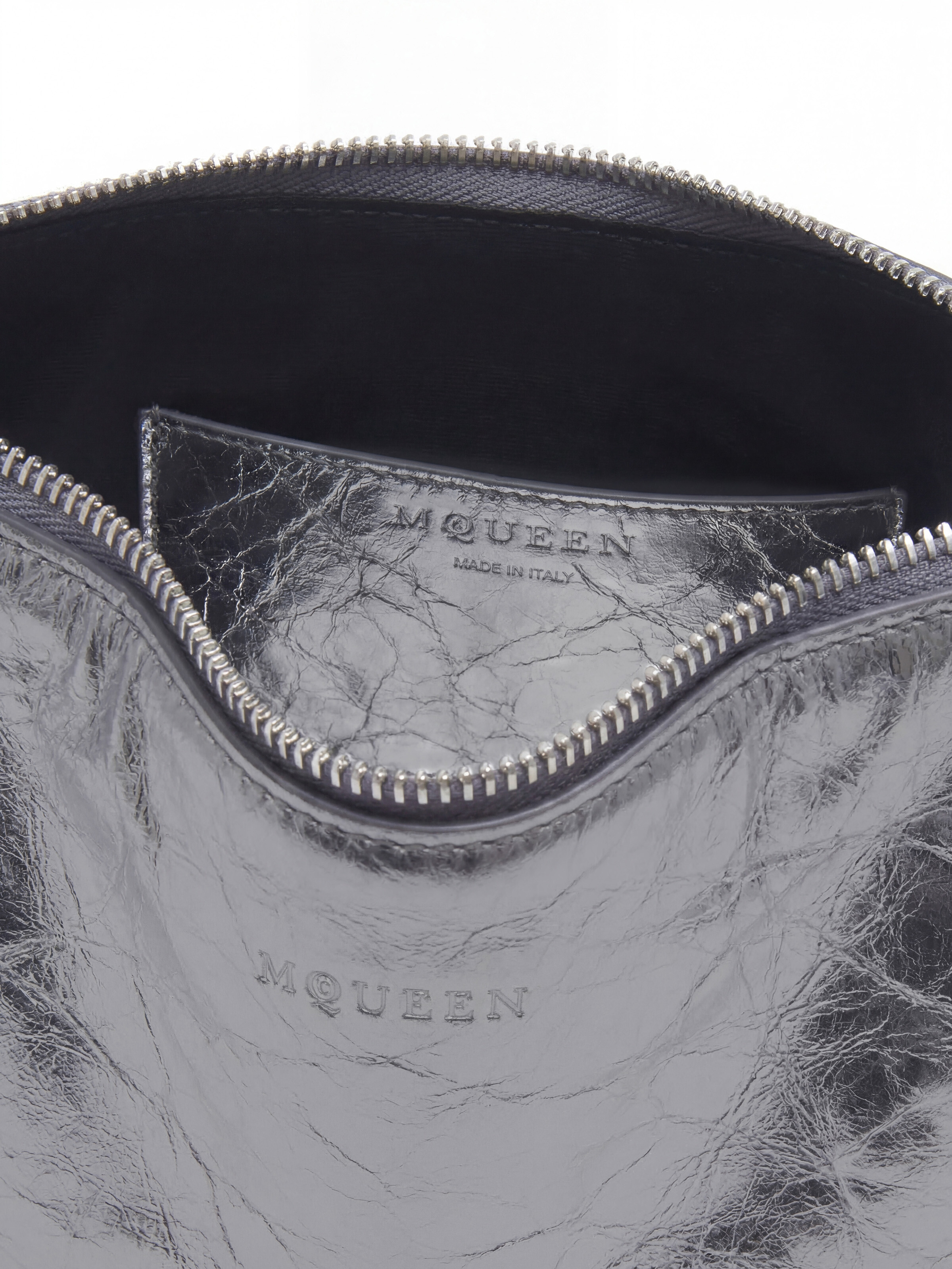 Manta Clutch pour Femme en Argent Foncé in Cuir de veau | Alexander McQueen - image 4