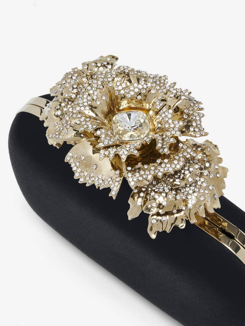 Carnation Knuckle Clutch