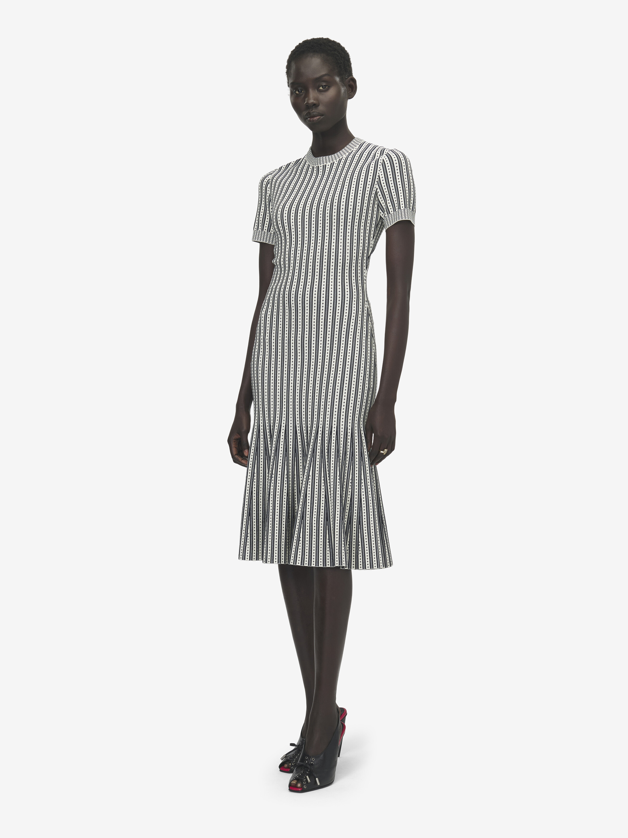 Gestreiftes Strickkleid für Damen in Elfenbein/Marineblau in 84% Viscose, 7% Polyamid, 7% Polyester, 2% Elastan | Alexander McQueen - image 2