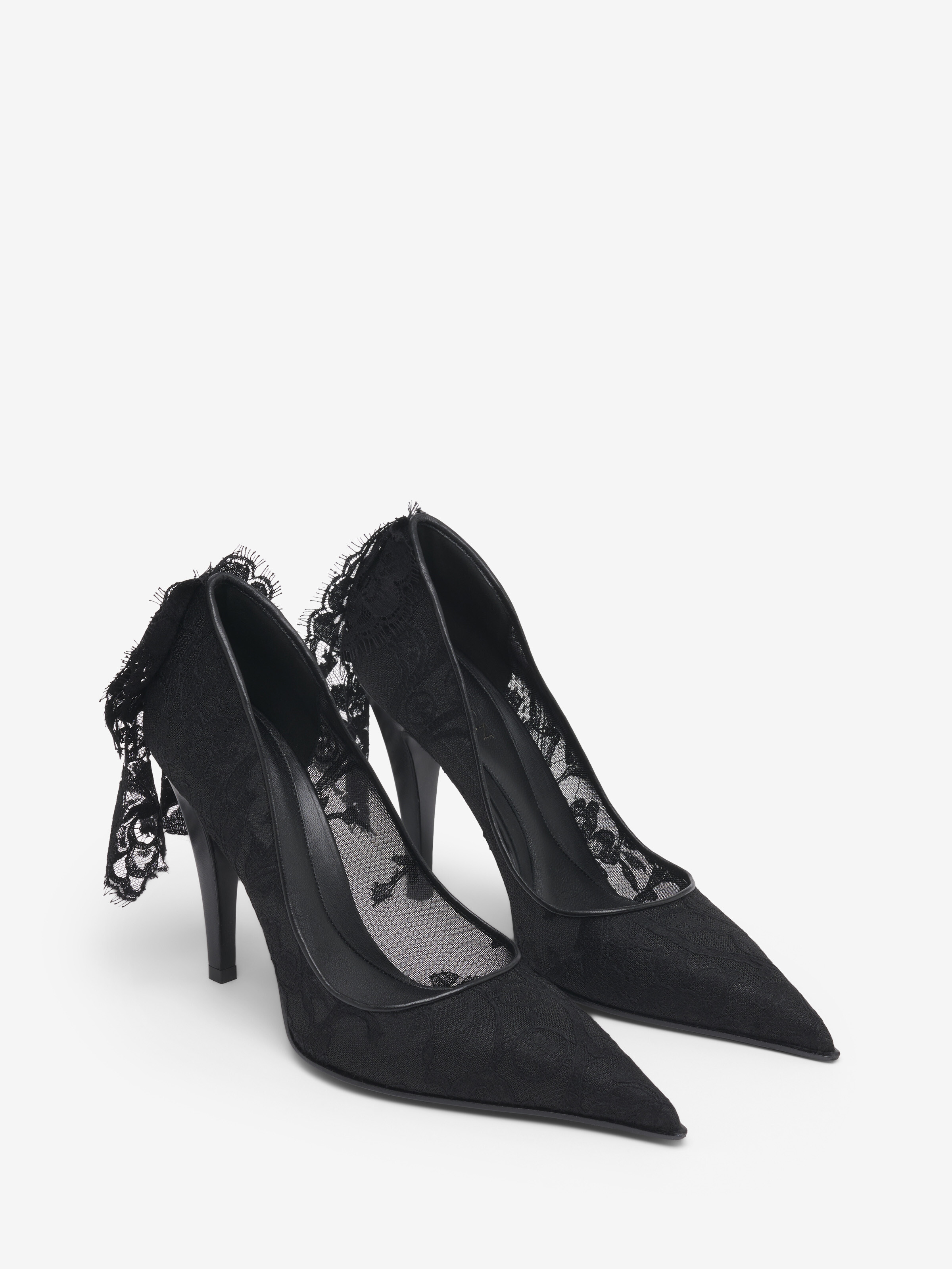 Heron Lace Pump