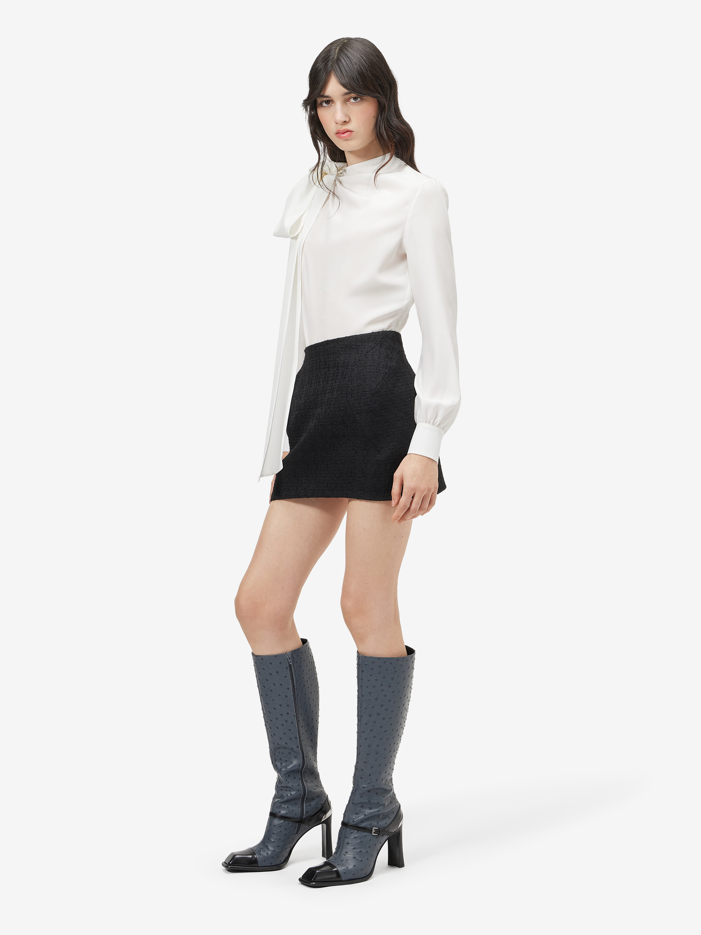Women's Shoulder Bow Blouse in Ivory in 100% Silk | Alexander McQueen - image 3