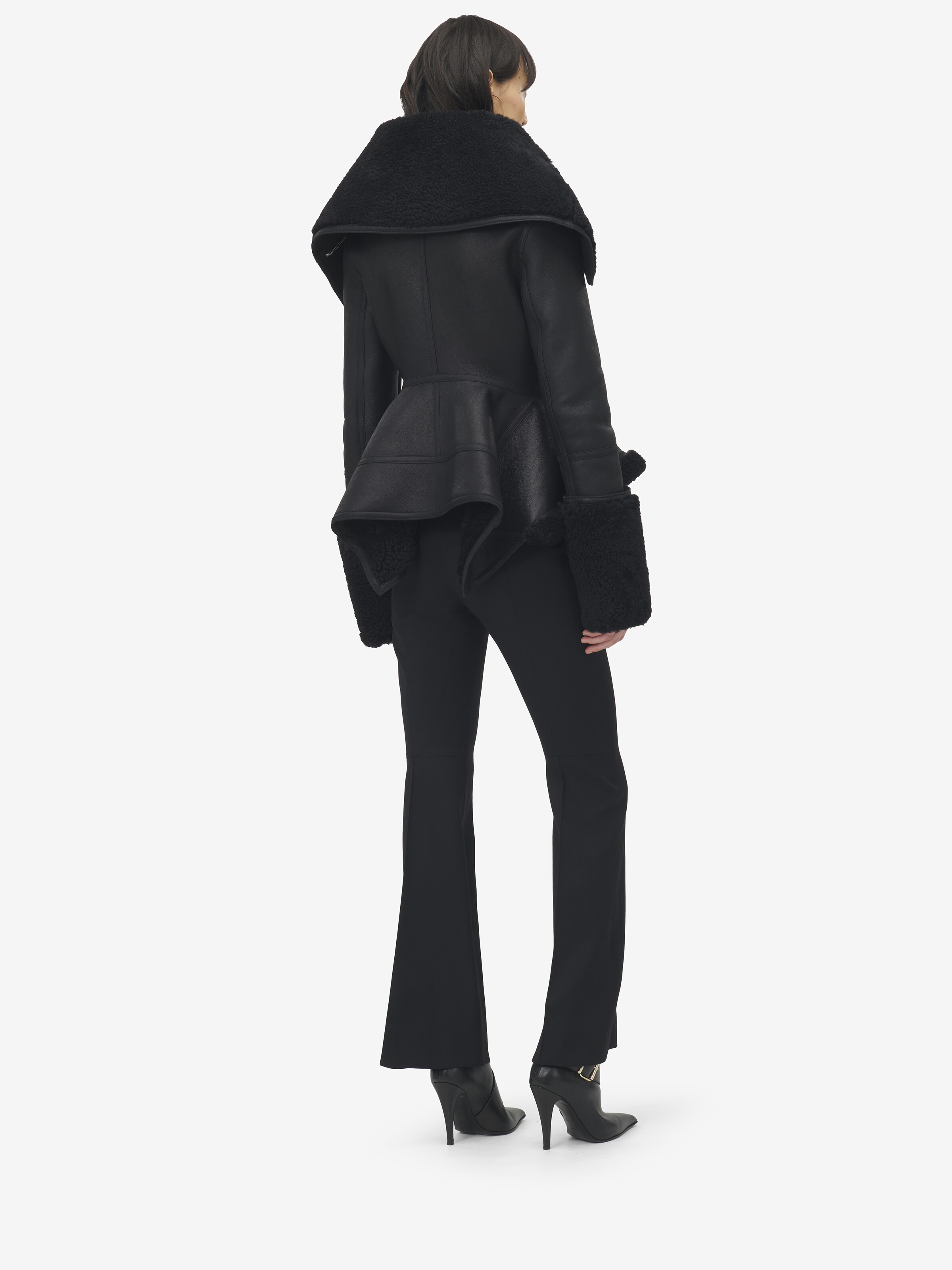 Veste en mouton retourné à basque