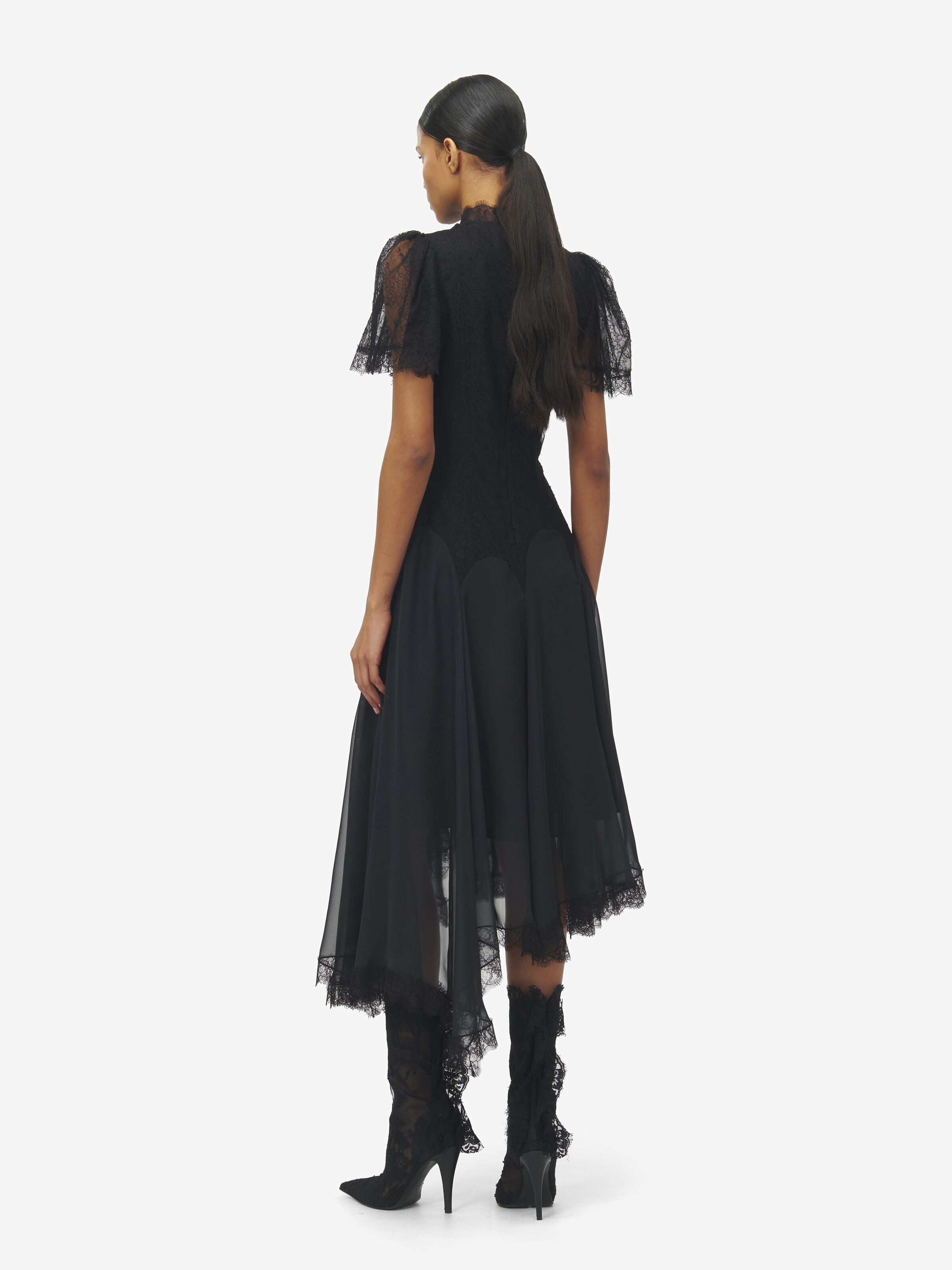 Women's Floral Lace Evening Dress in Black in 61% Polyamide, 39% Viscose | Alexander McQueen - image 4