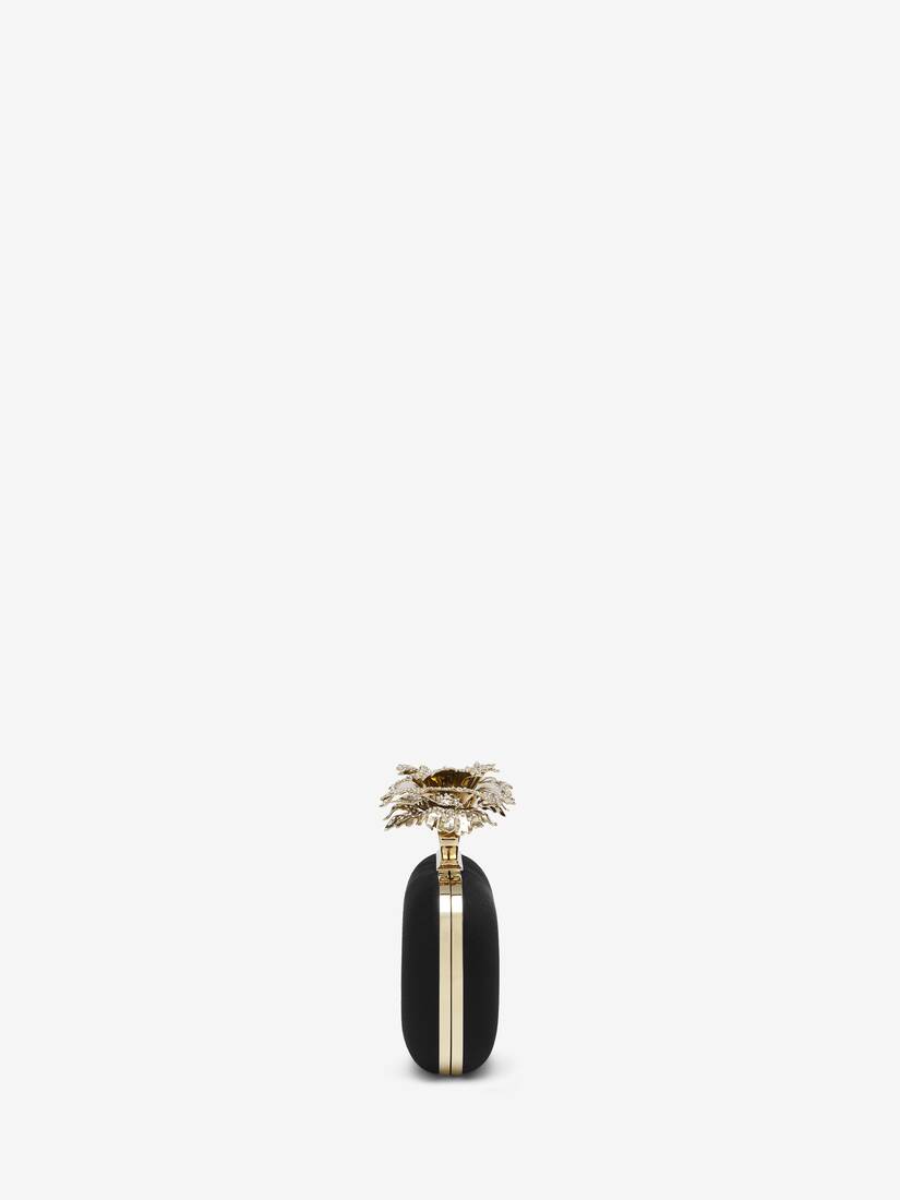Carnation Knuckle Clutch