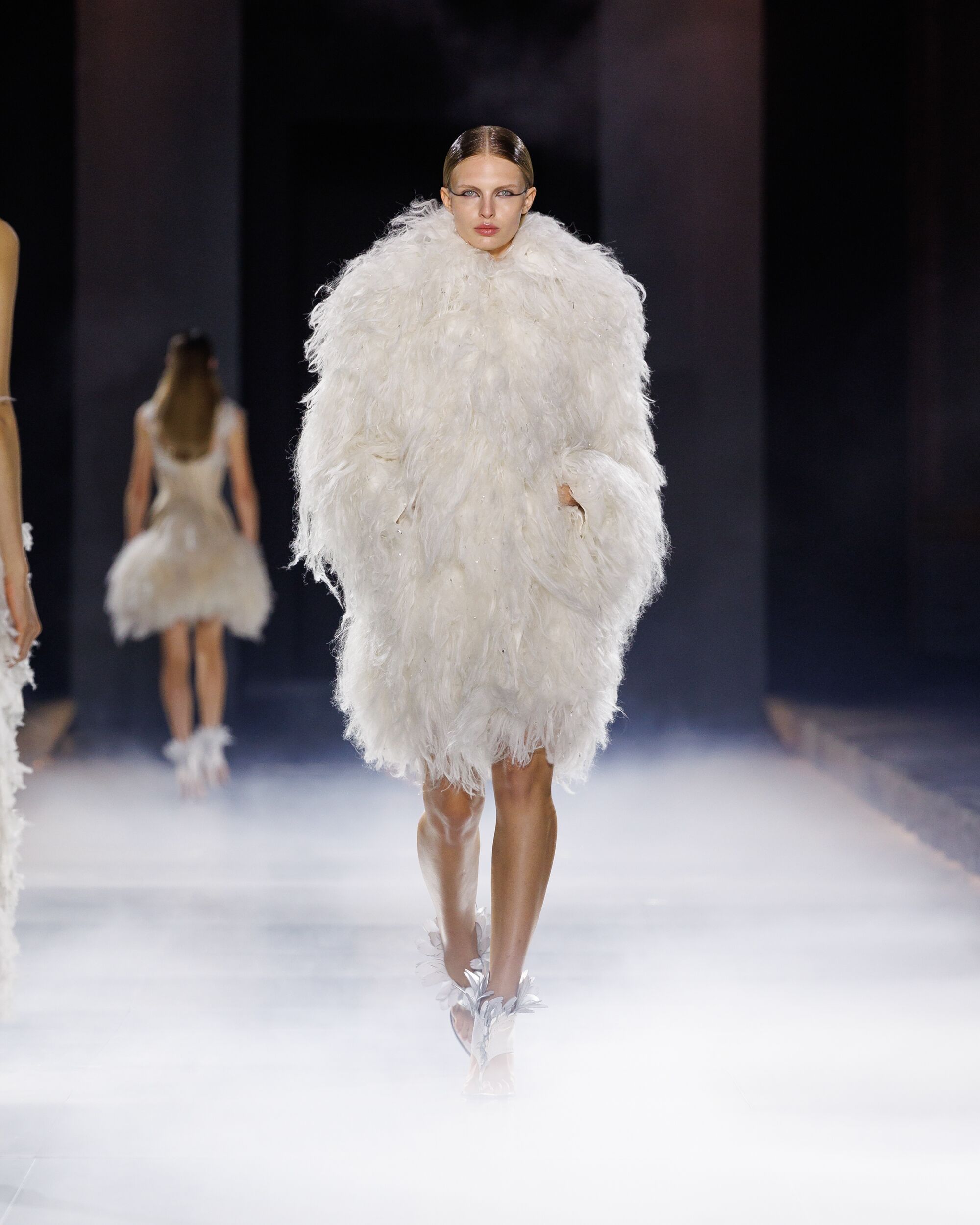 Page: Collection > SS25 Runway > Gallery > Look 39