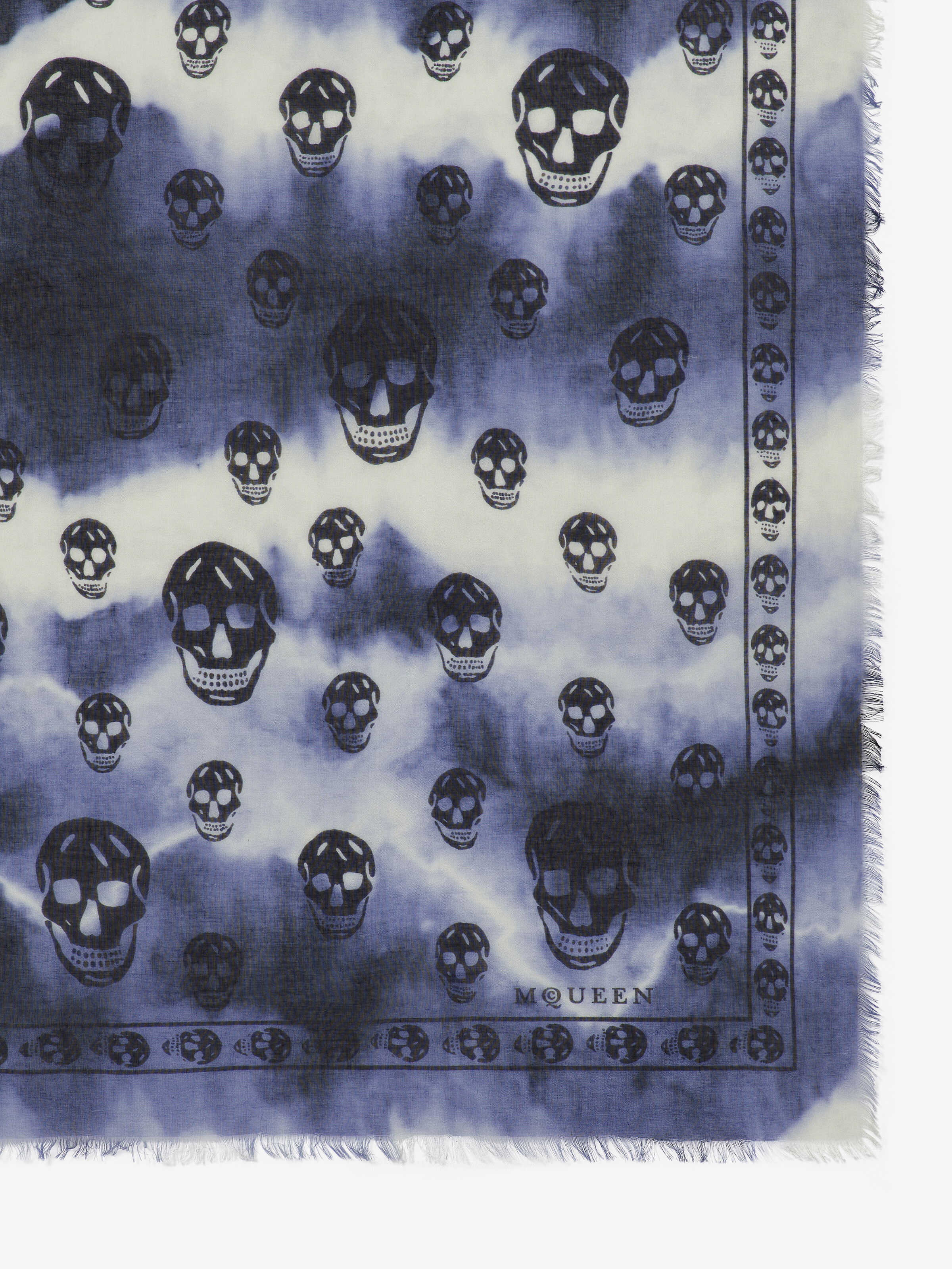 经典Skull围巾 in 85% 莫代尔, 15% 丝 | Alexander McQueen - image 2