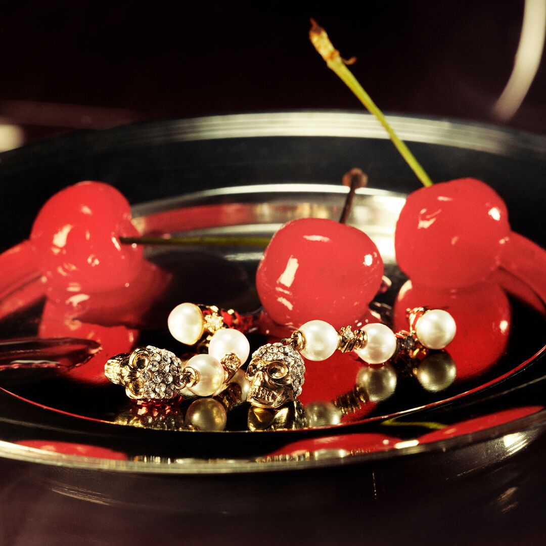 Alexander McQueen | アレキサンダー・マックイーンオフィシャル