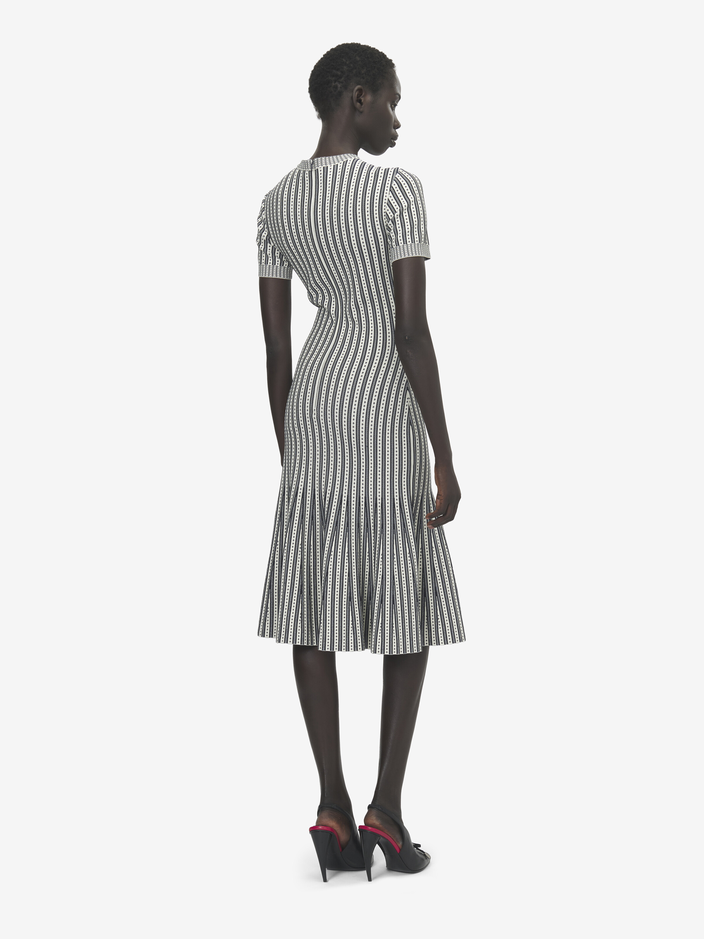 Gestreiftes Strickkleid für Damen in Elfenbein/Marineblau in 84% Viscose, 7% Polyamid, 7% Polyester, 2% Elastan | Alexander McQueen - image 4