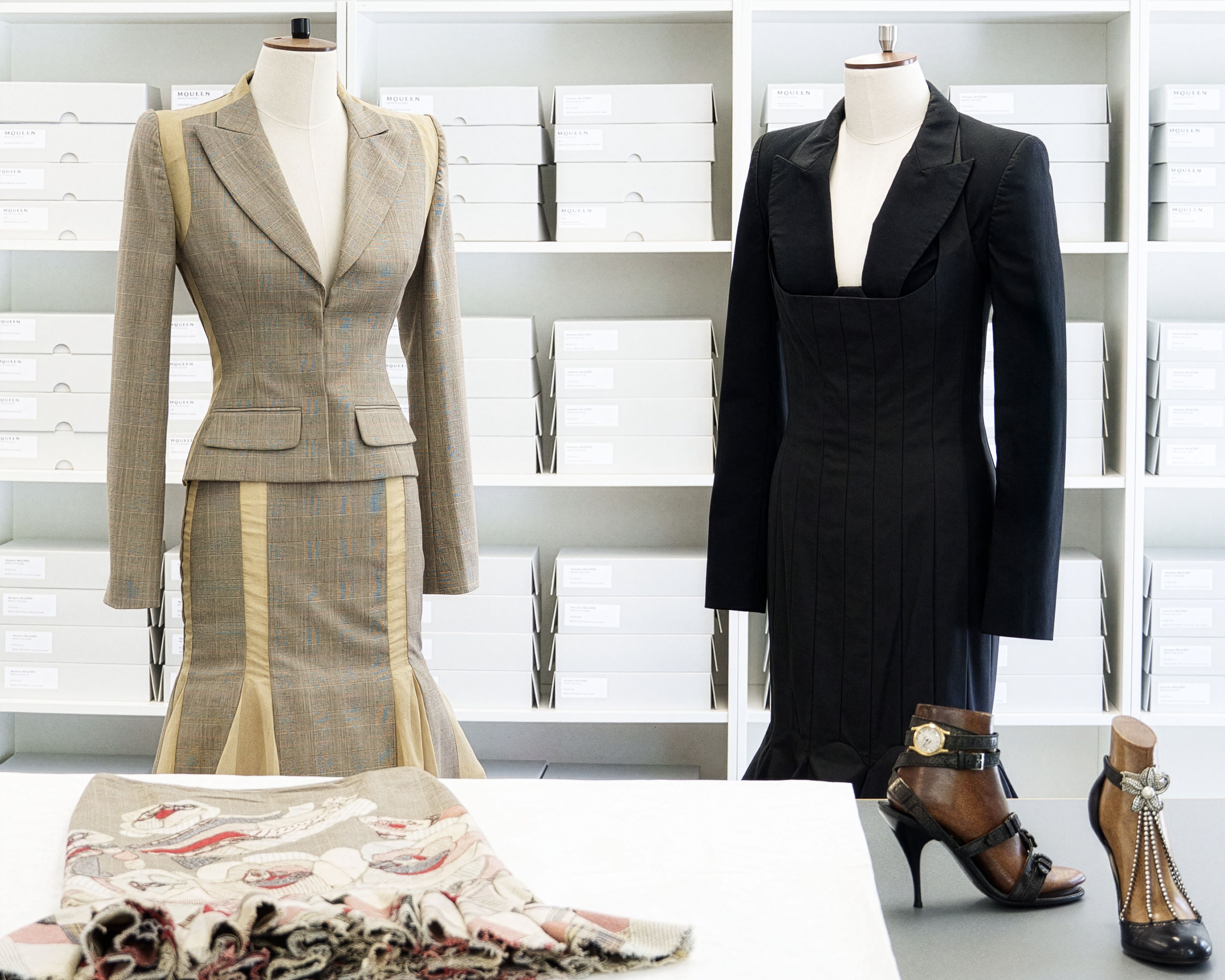 Alexander McQueen | アレキサンダー・マックイーンオフィシャル