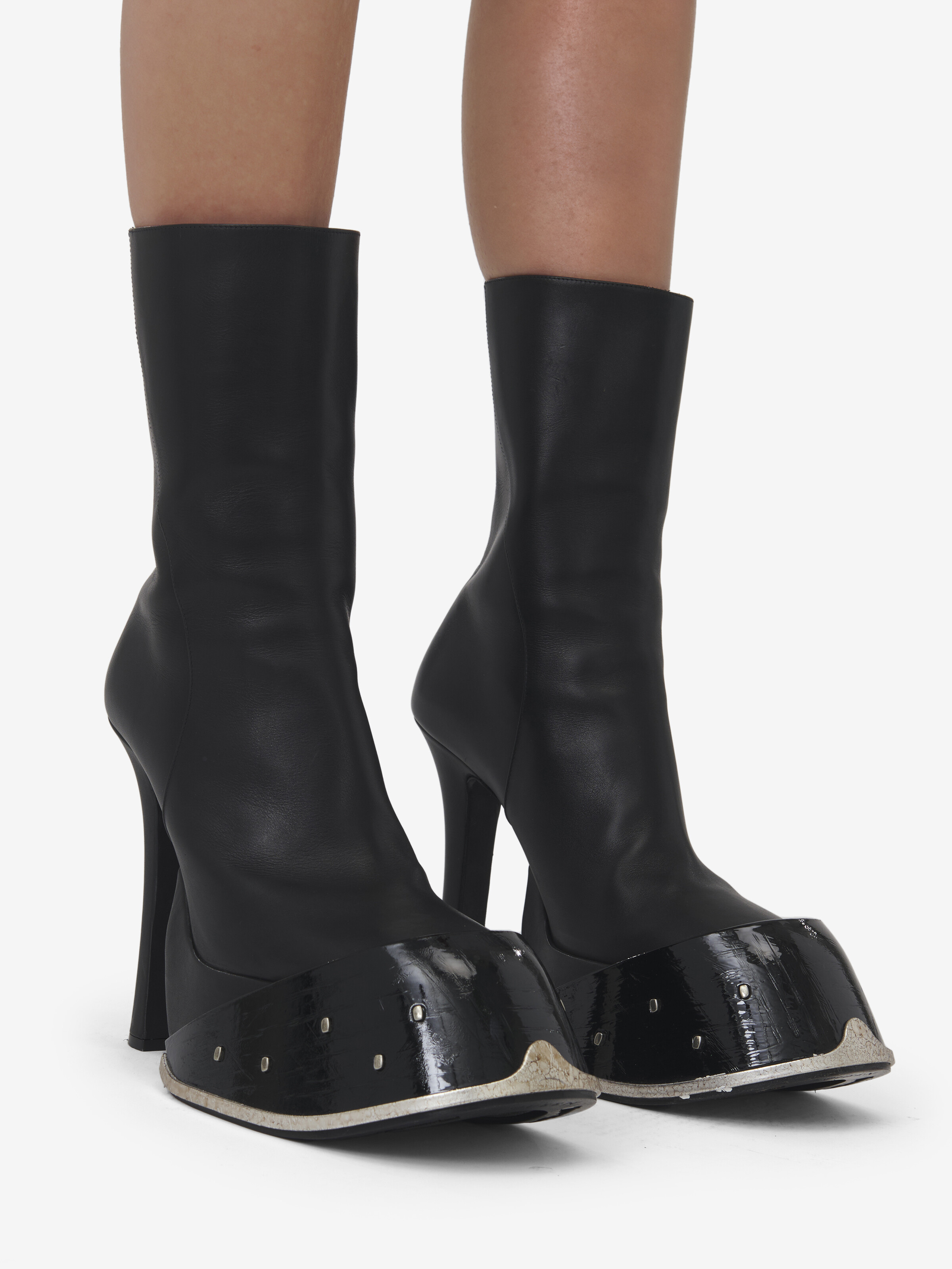 Women's Hoof Boot in Black in Calf Leather | Alexander McQueen - image 2