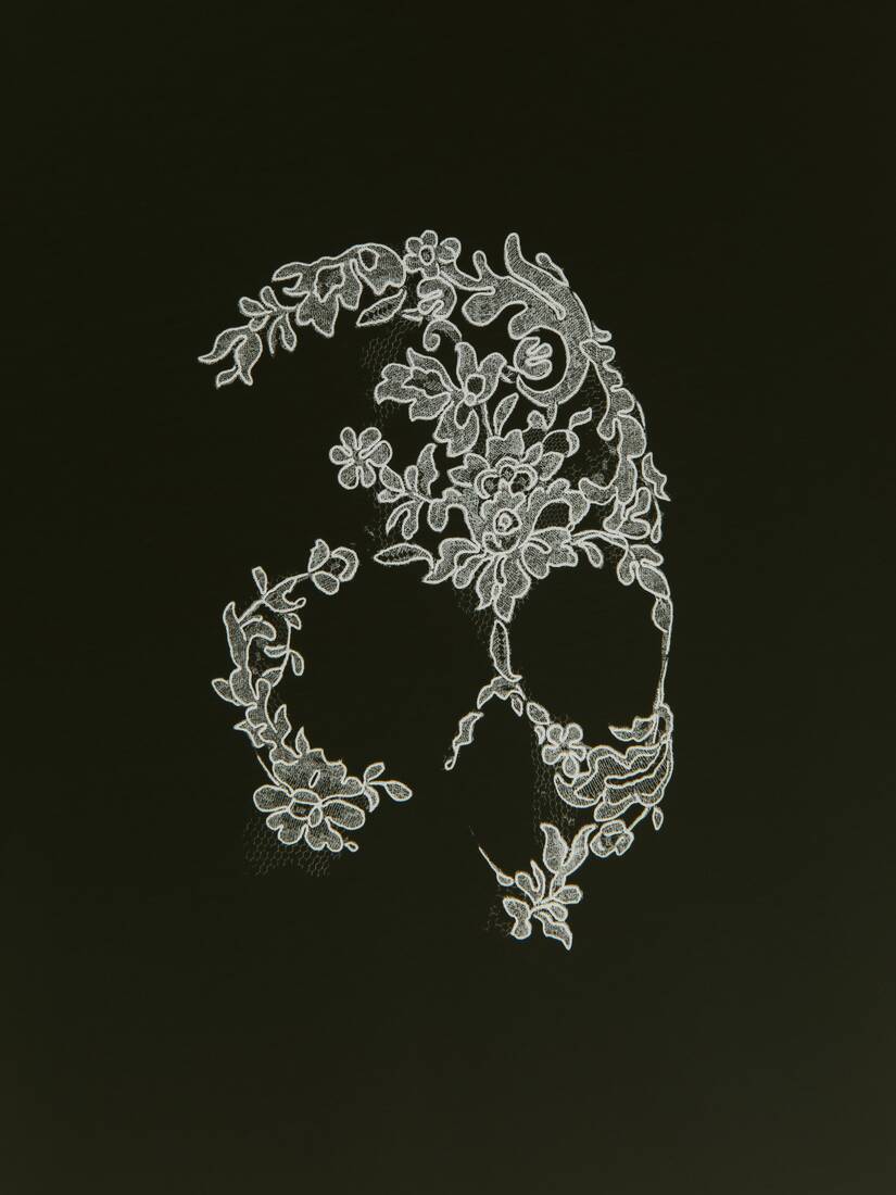 Lace Skull T-shirt | Alexander McQueen - image 4
