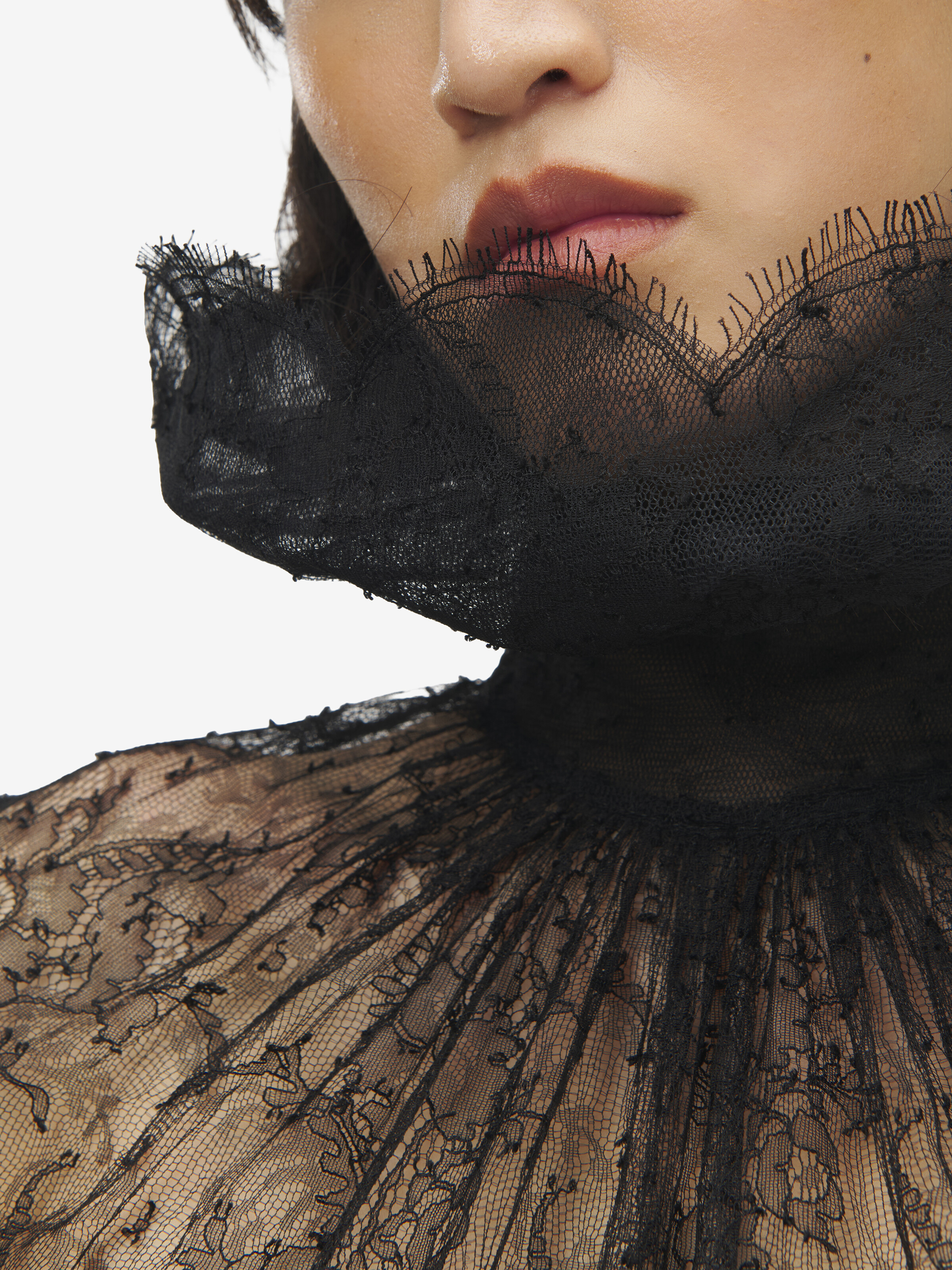Women's Floral Lace Top in Black in 61% Polyamide, 39% Viscose | Alexander McQueen - image 5