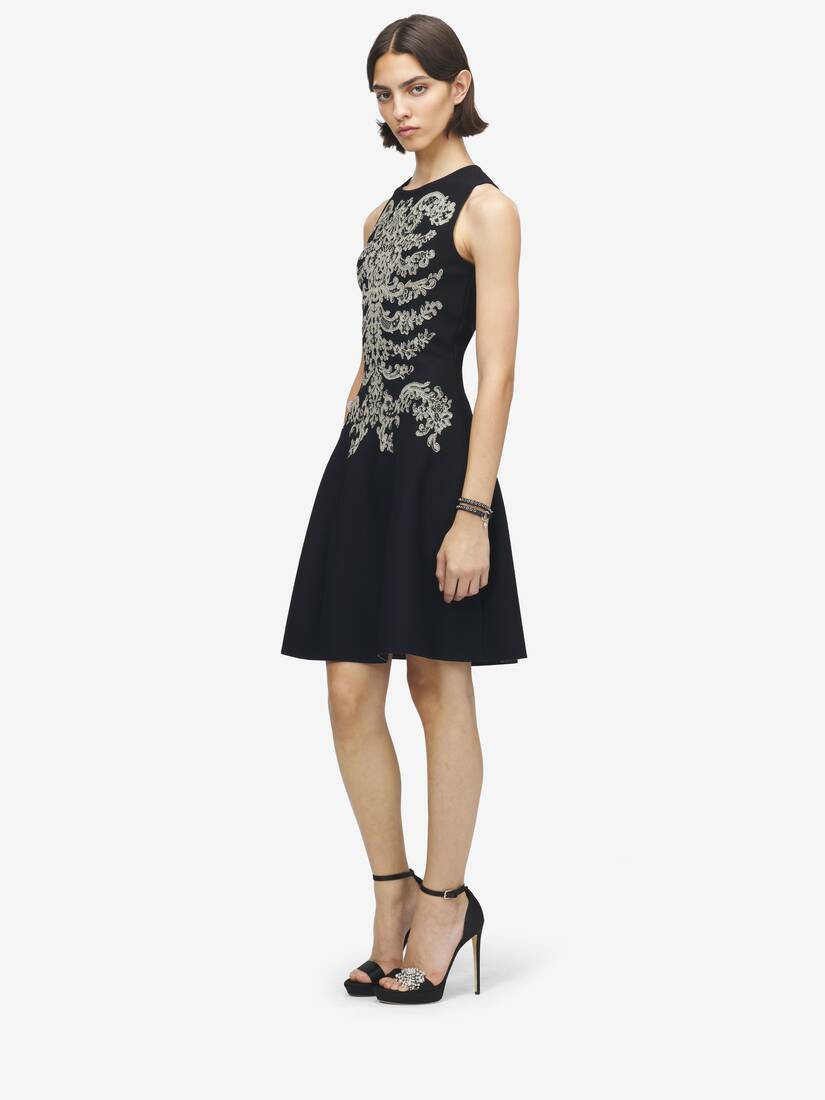 Jacquard-Minikleid mit Rippenstickerei aus Spitze