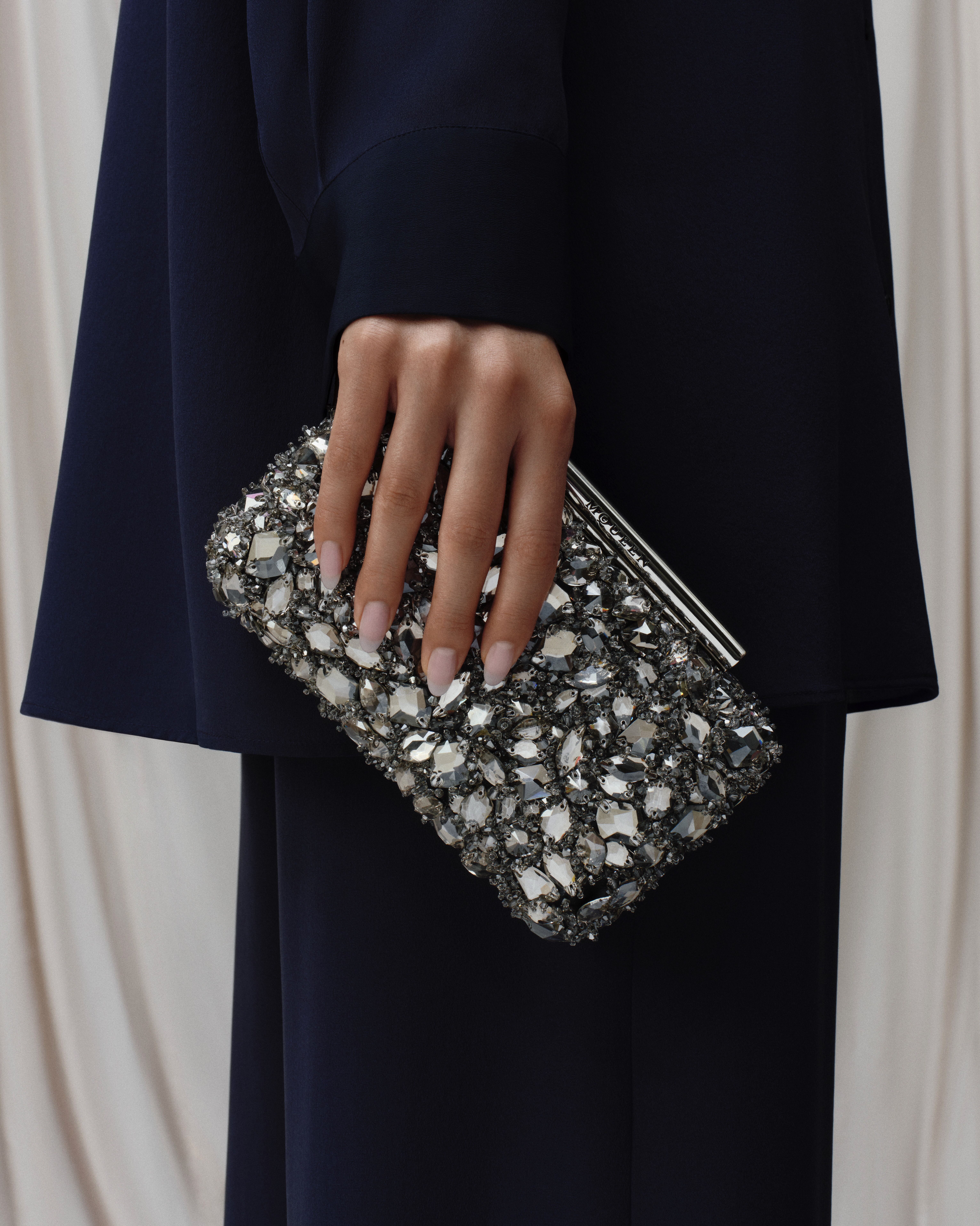 PLP > Ramadan Asset > Silver Clutch