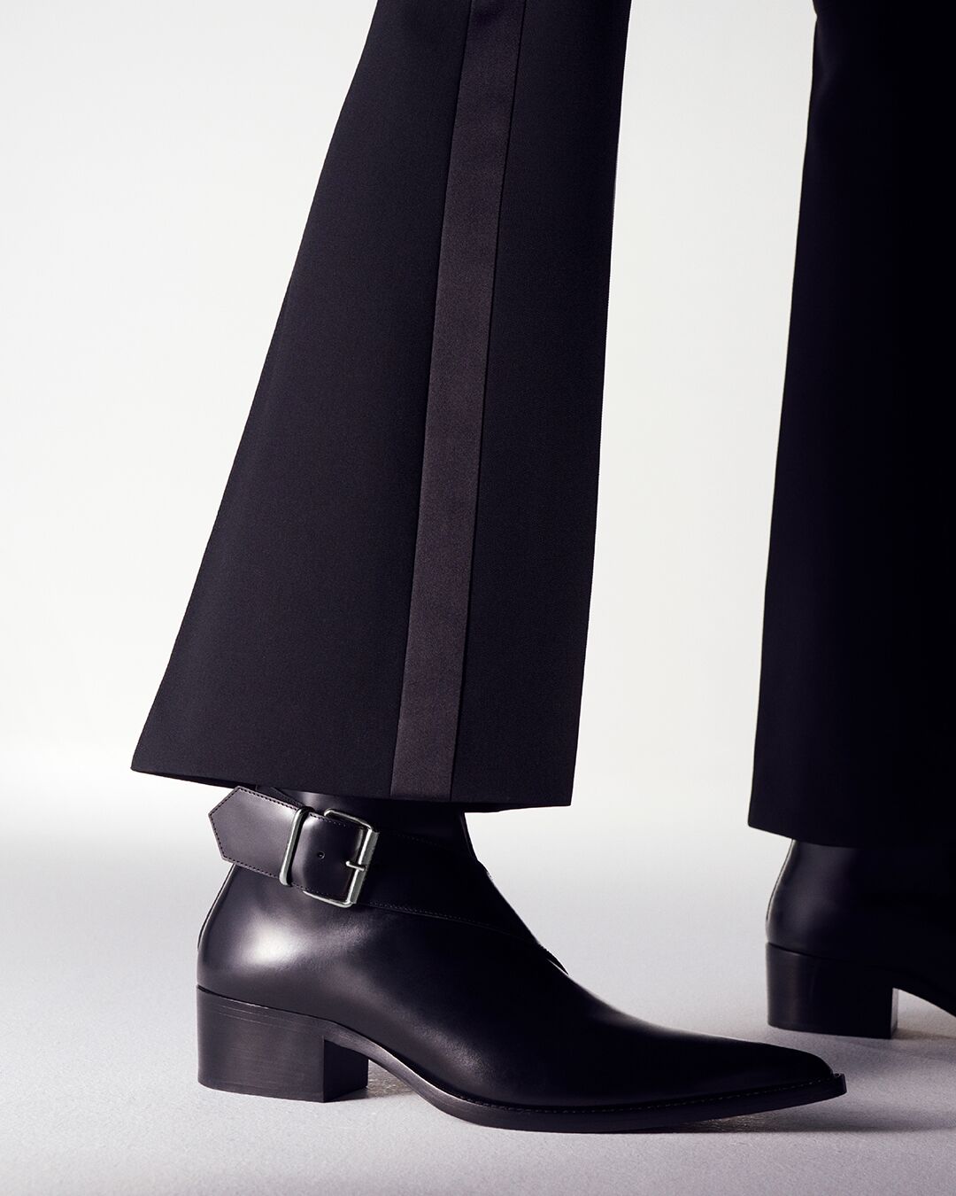 McQueen men's patient shoes and red McQueen socks