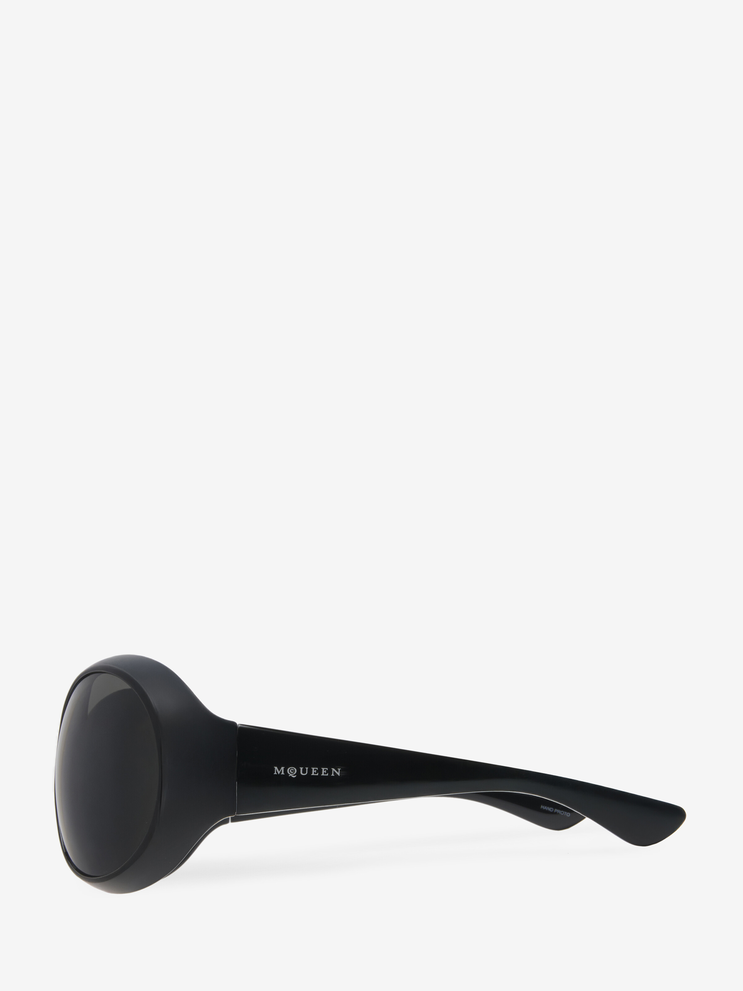 Kate Round Sunglasses in Black in Bio Injection | Alexander McQueen - image 3