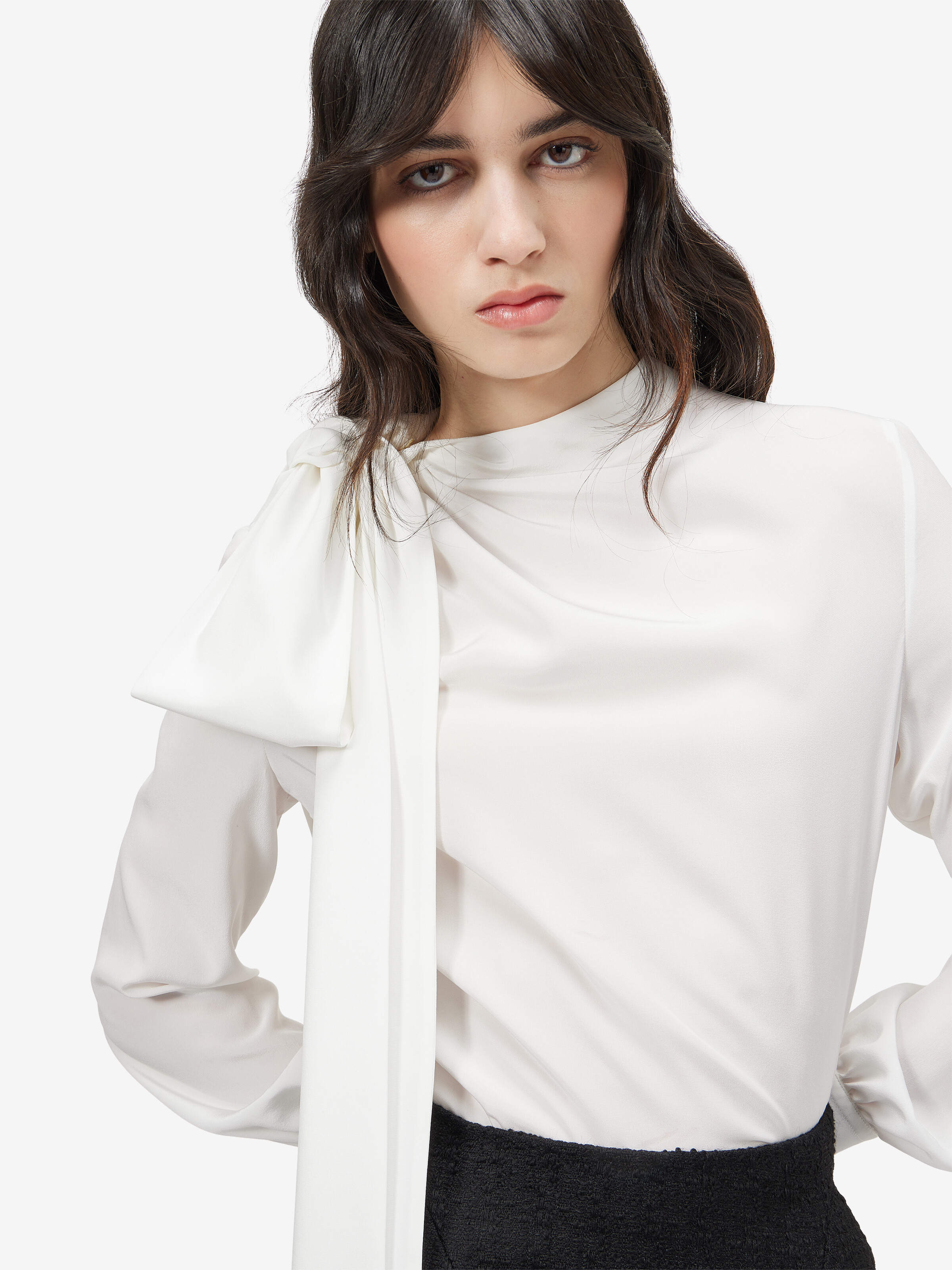 Women's Shoulder Bow Blouse in Ivory in 100% Silk | Alexander McQueen - image 5