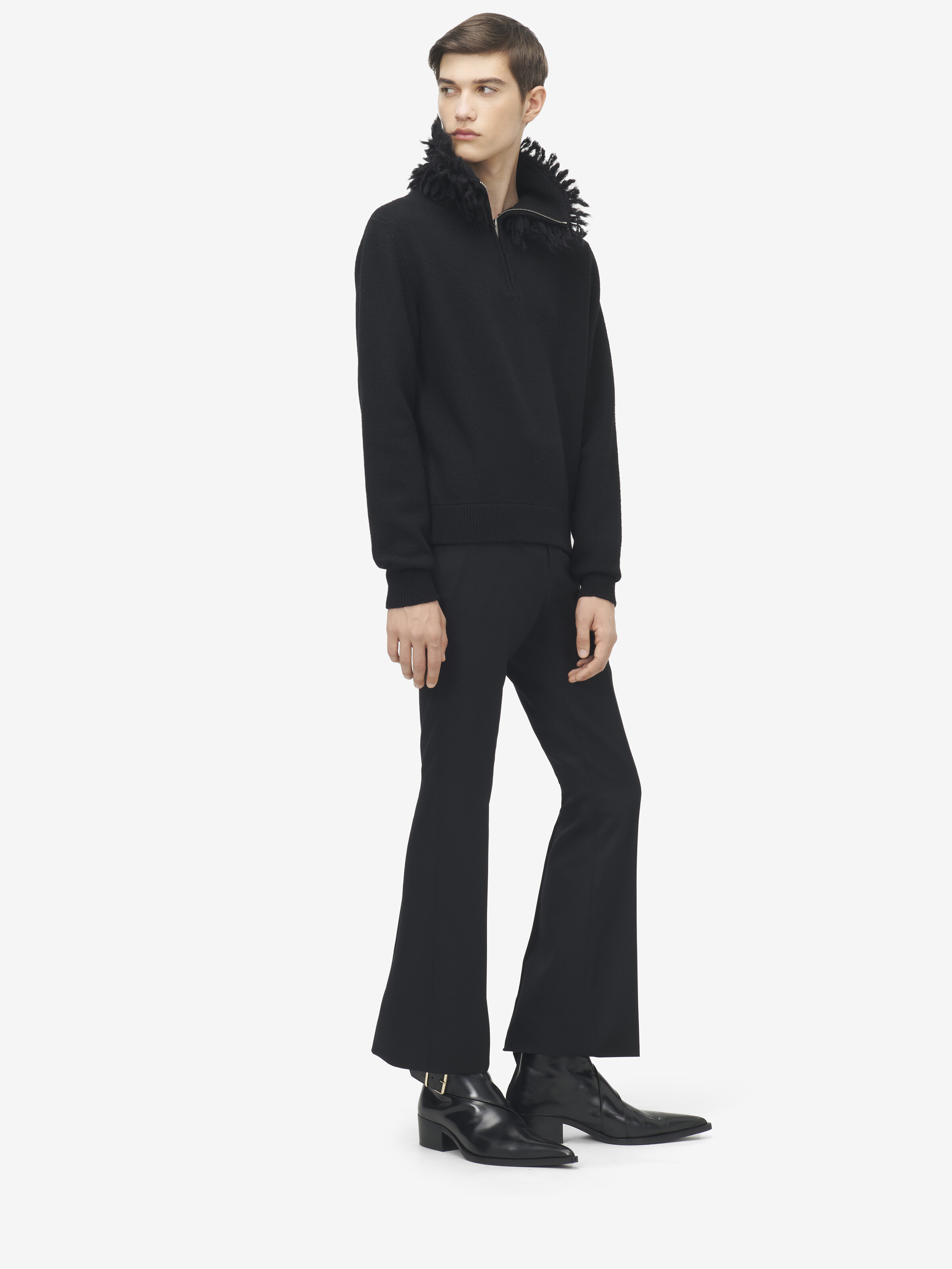 Pullover mit fransigem Kragen