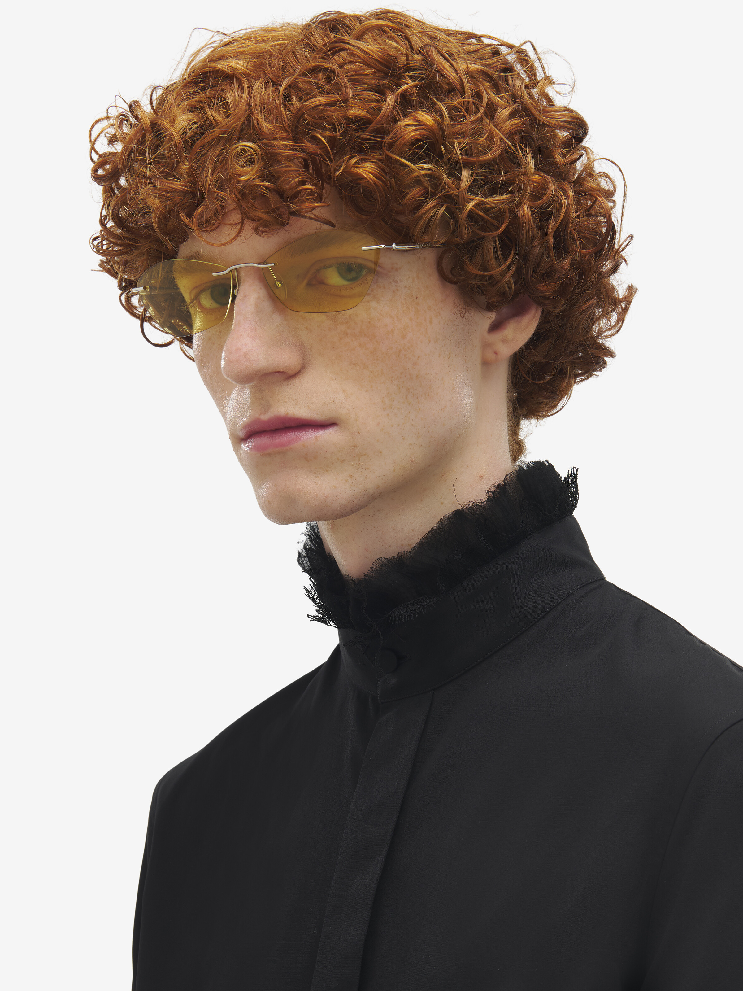 Lunettes de soleil fines T-Bar en Jaune in Métal | Alexander McQueen - image 6