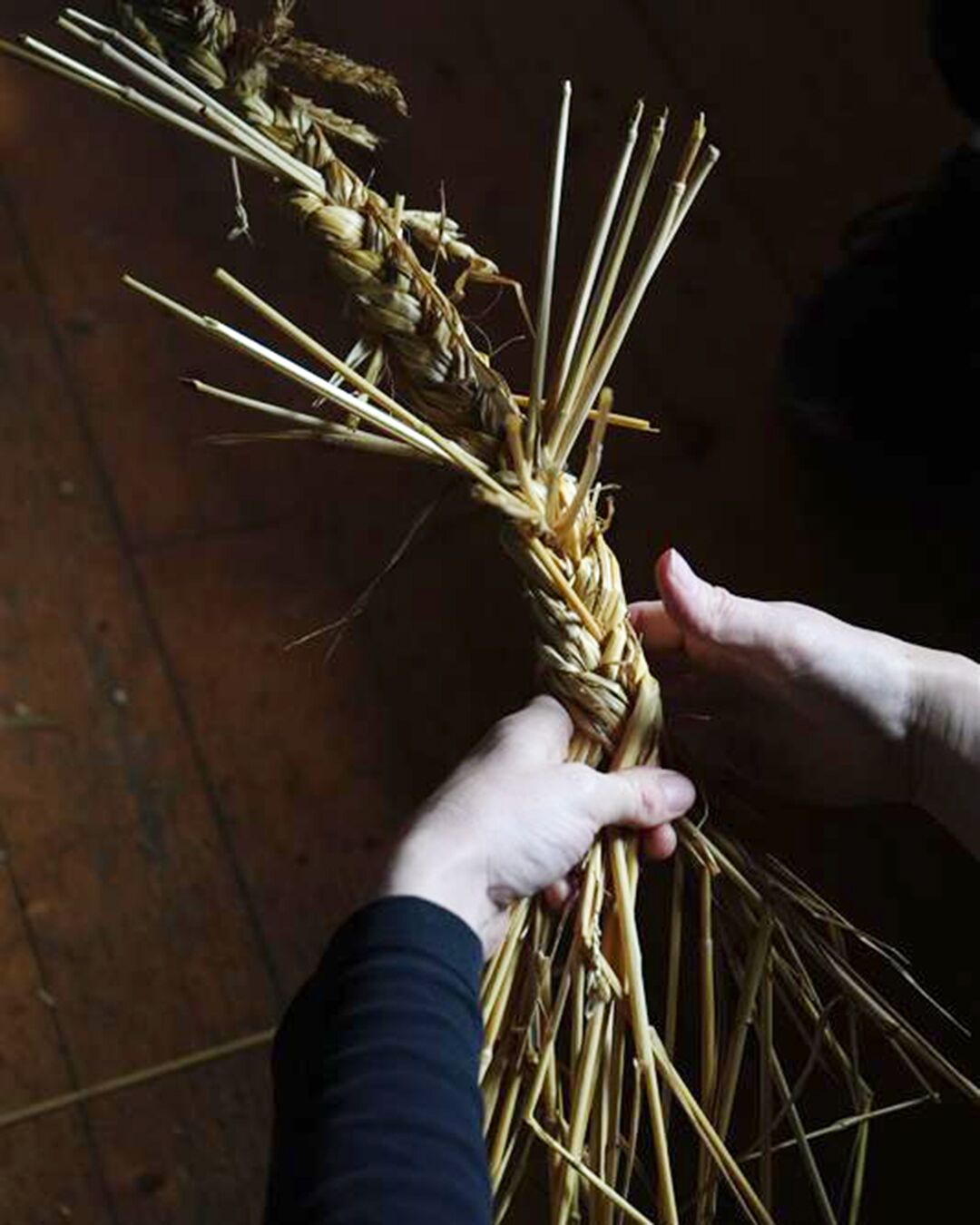 Armagh Rhymers weaving McQueen Spring Summer 2026 show set