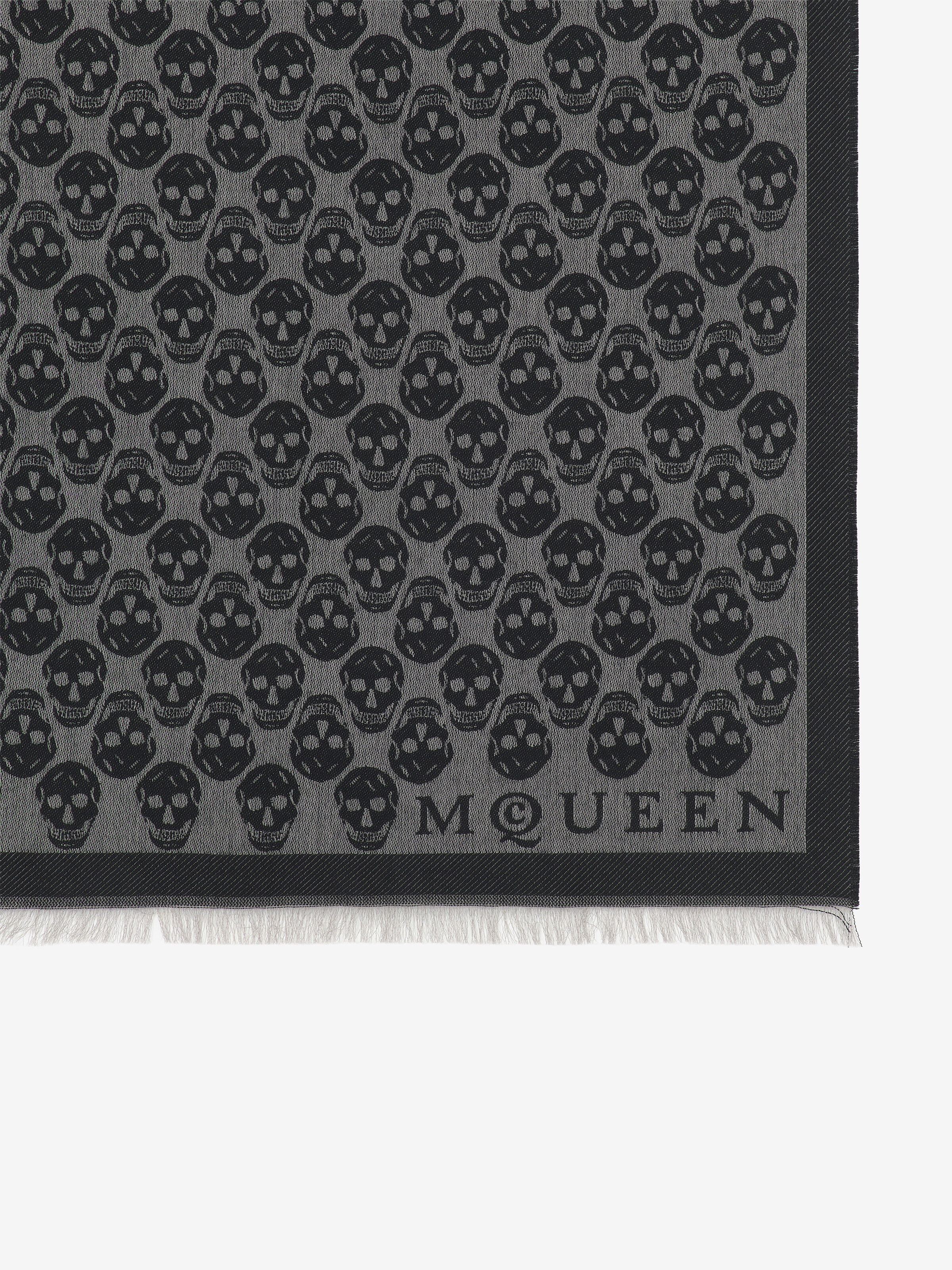 Men's Skull Jacquard Scarf in Grey/Black in 49% Wool, 33% Cotton, 18% Silk | Alexander McQueen - image 3