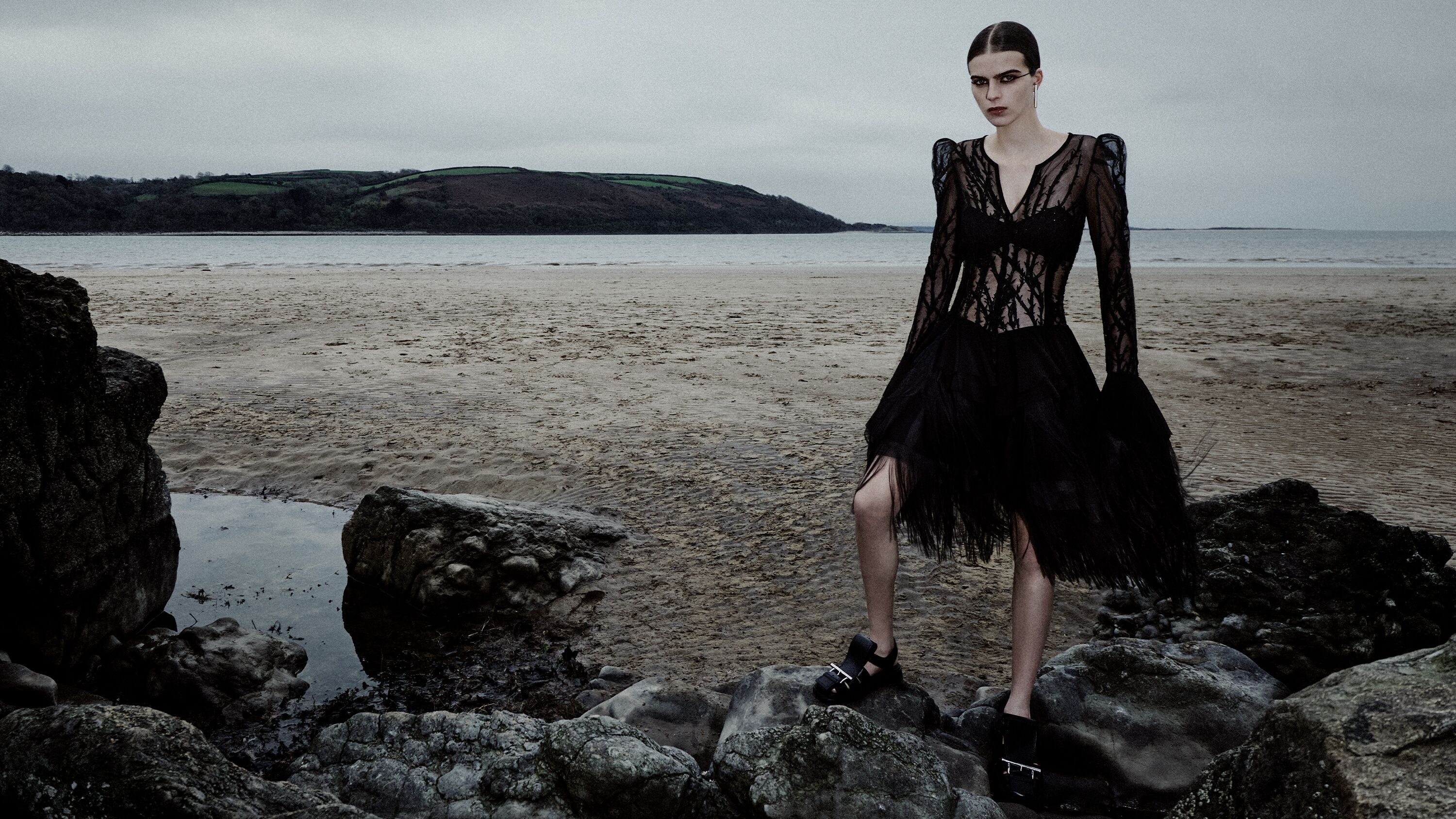 McQueen Banshee tailoring from the SS25 fashion show