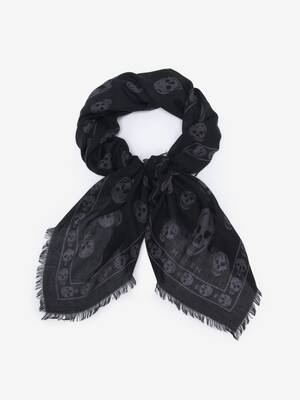ALEXANDER MCQUEEN 赤　バンダナ柄　ストール ALEXANDER MCQUEEN 赤 バンダナ柄 ストール - メルカリ