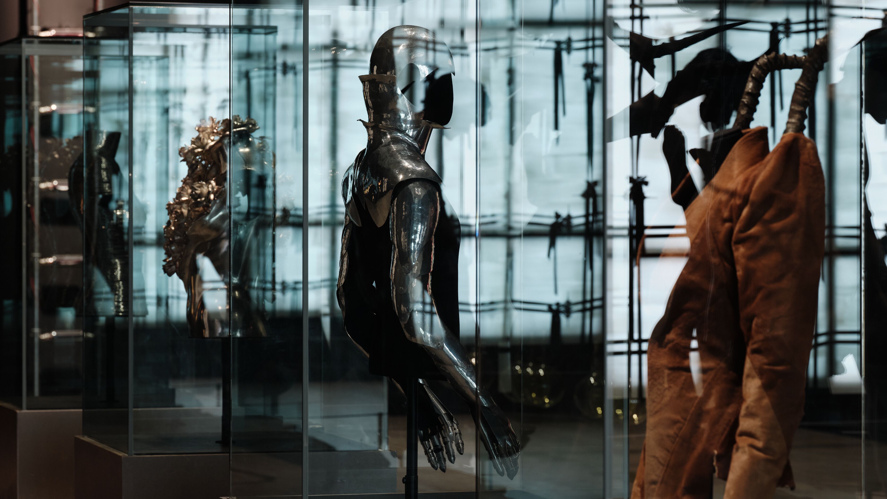 Tate Britain Exhibition - 90's art and Fashion