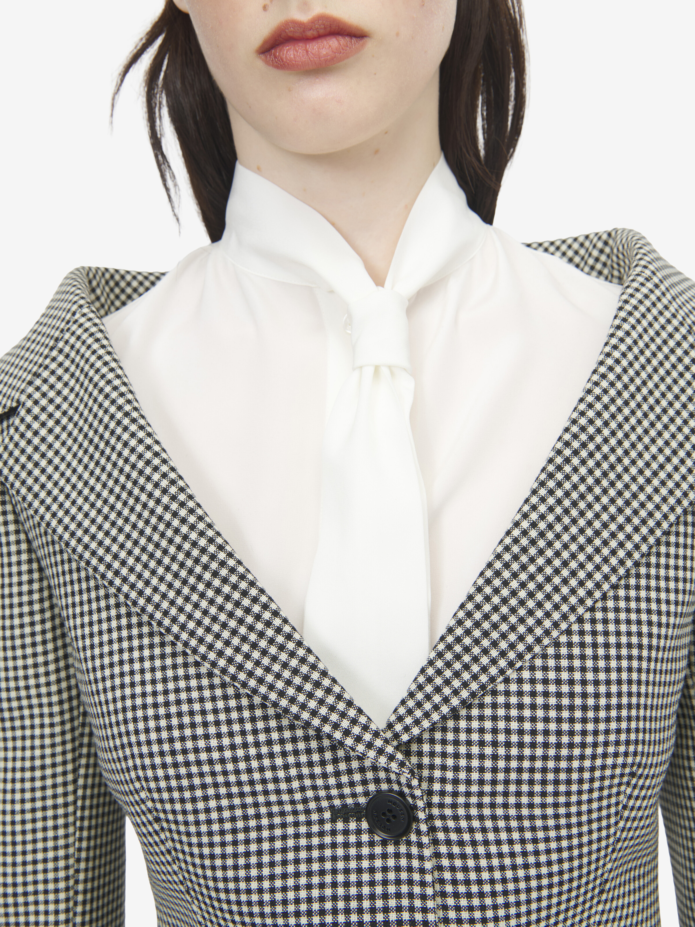 Women's 깅엄 체크 오프숄더 하네스 재킷 in 블랙/아이보리 in 100% 양모 | Alexander McQueen - image 6