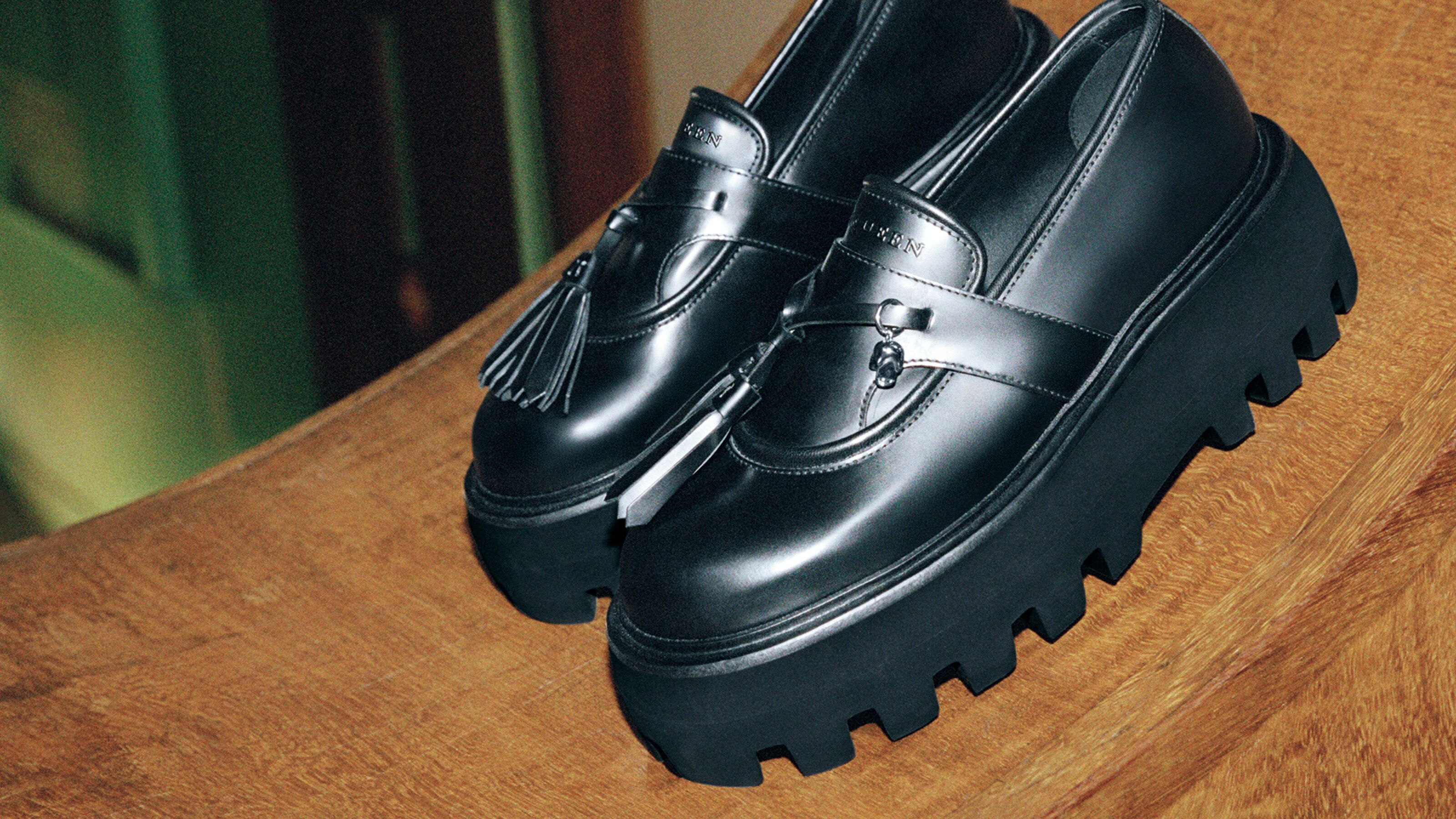 Alexander McQueen | アレキサンダー・マックイーンオフィシャル