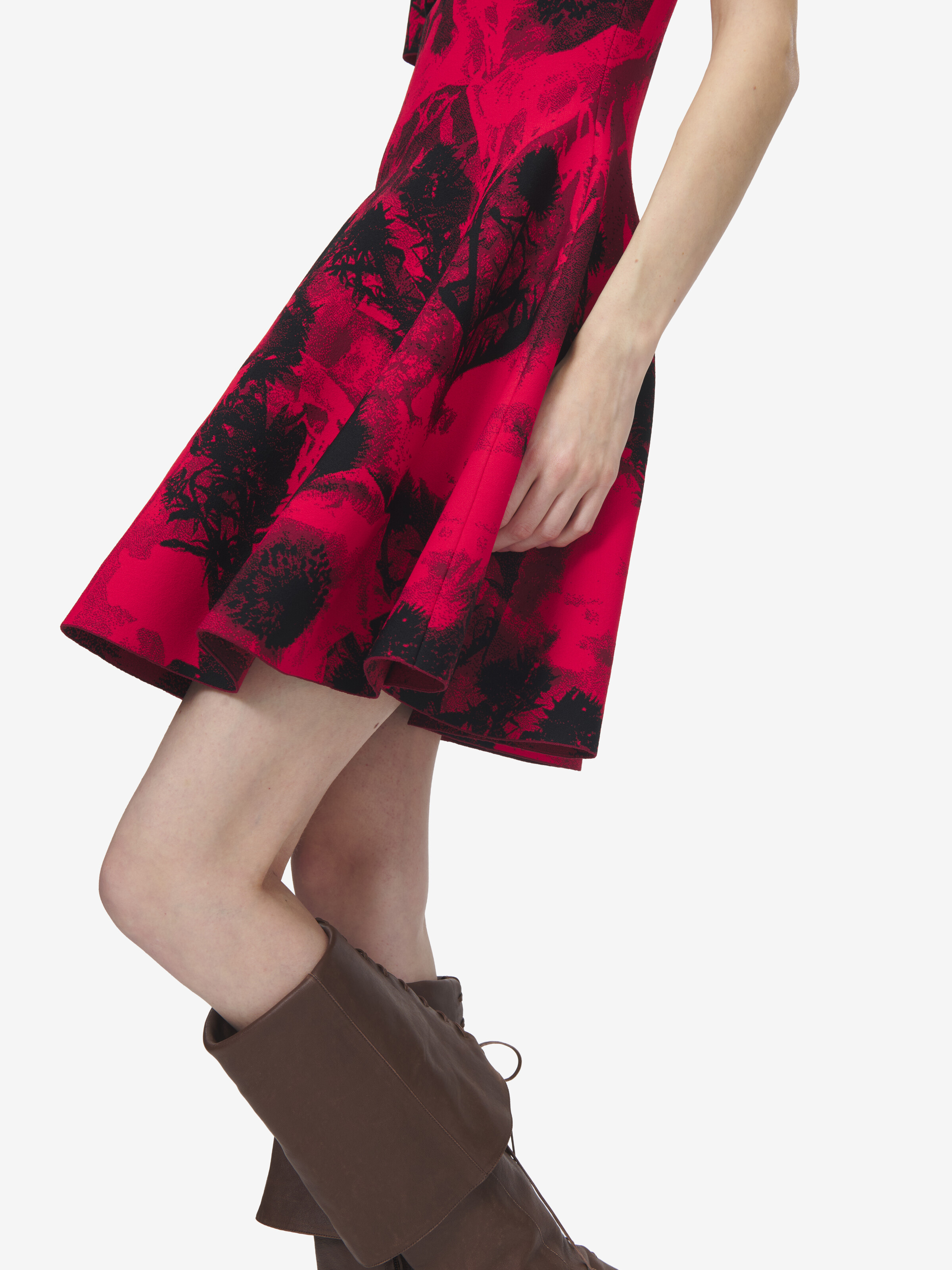Women's Floral Jacquard Mini Dress in Red/Black in 76% Viscose, 16% Polyester, 6% Polyamide, 2% Elastane | Alexander McQueen - image 5