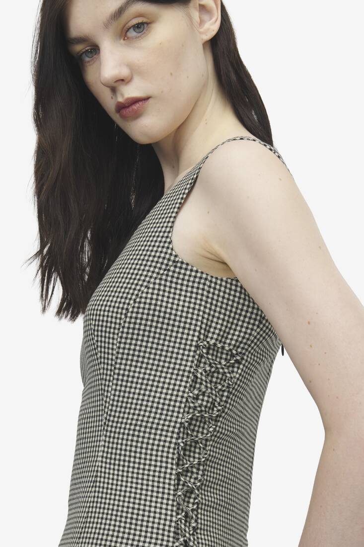 Bleistiftkleid mit Gingham-Karomuster und Korsettschnürung | Alexander McQueen - image 5