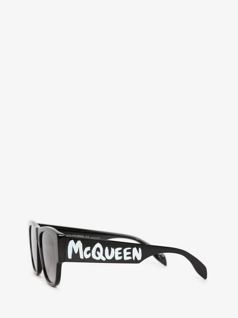 McQueen Graffiti レクタンギュラー サングラス | ブラック/ホワイト 
