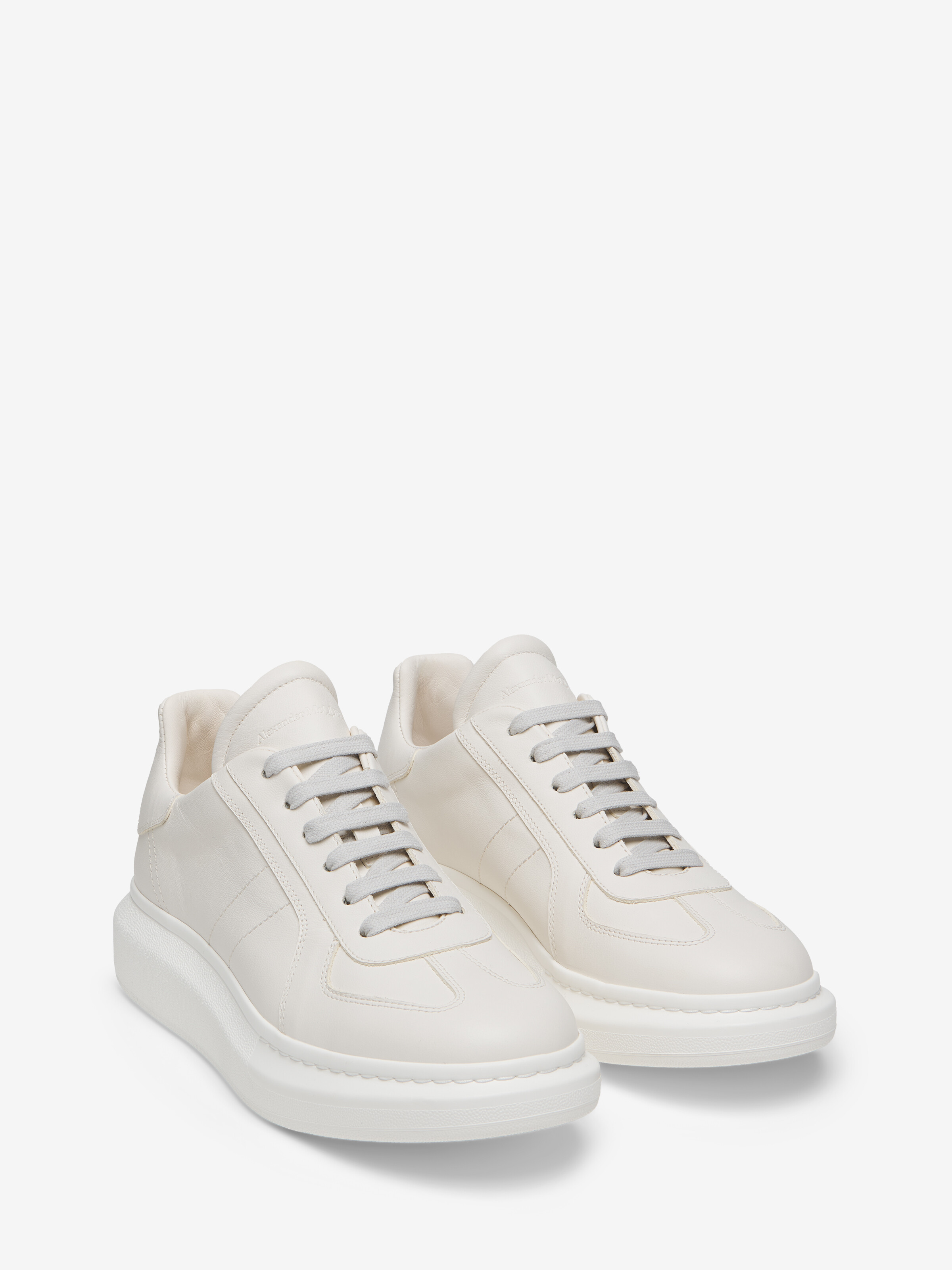 Oversized Retro Sneaker
