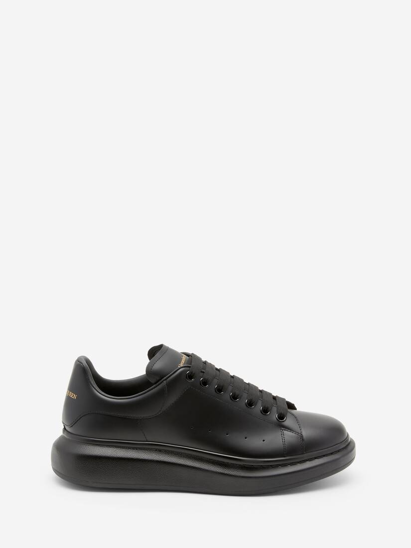 Oversized Sneaker in Black | Alexander McQueen PT