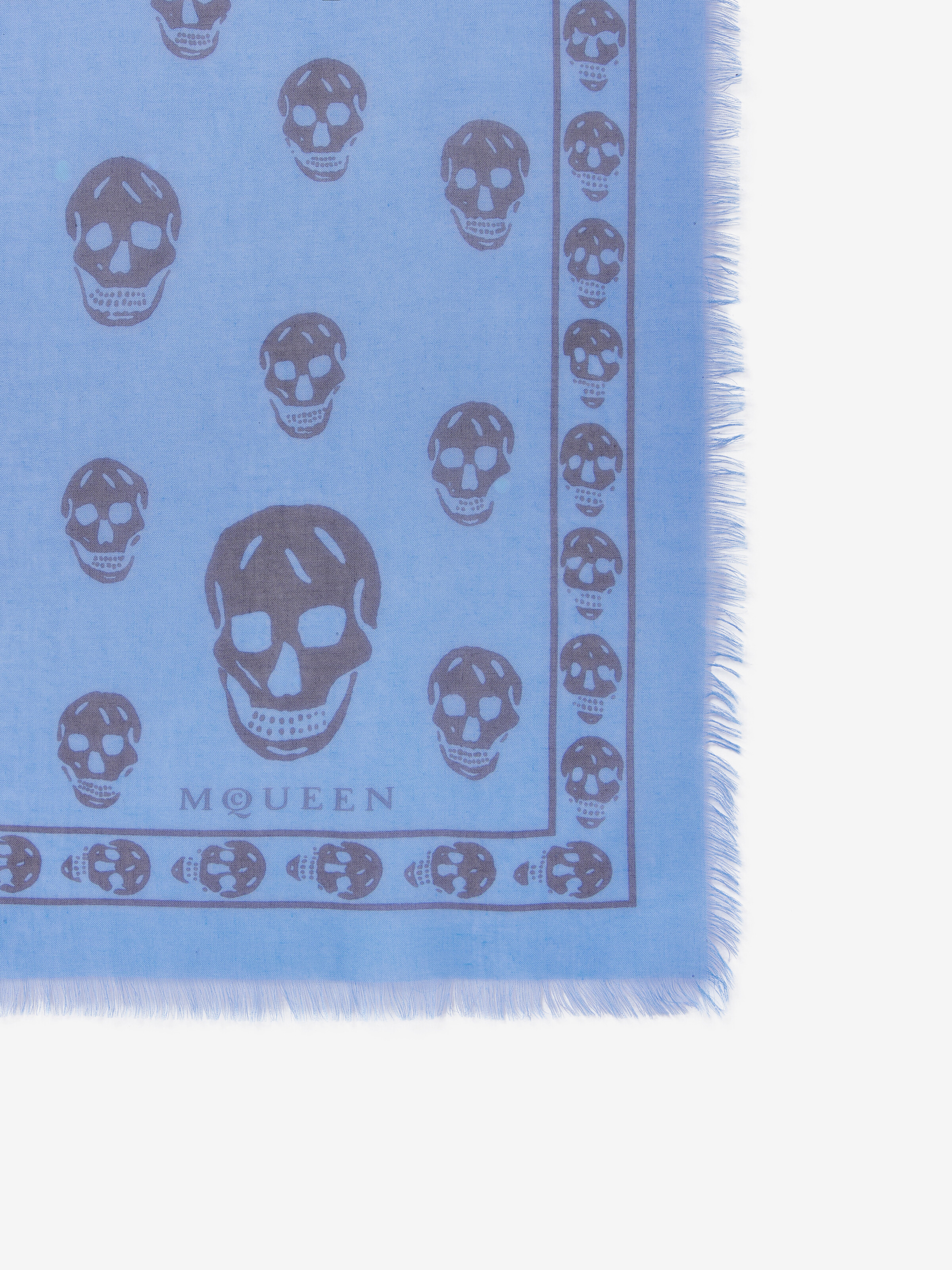 Foulard Classic Skull pour Homme en Bleu in 85% Modale, 15% Soie | Alexander McQueen - image 3